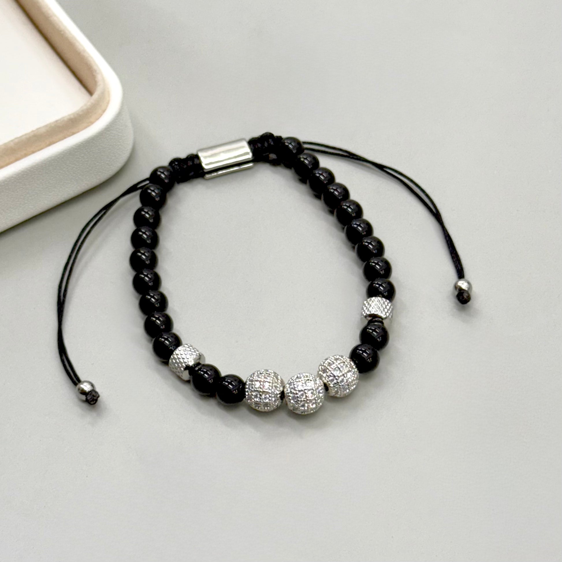 PULSERA HILO | TRES ESFERAS CON STRASS