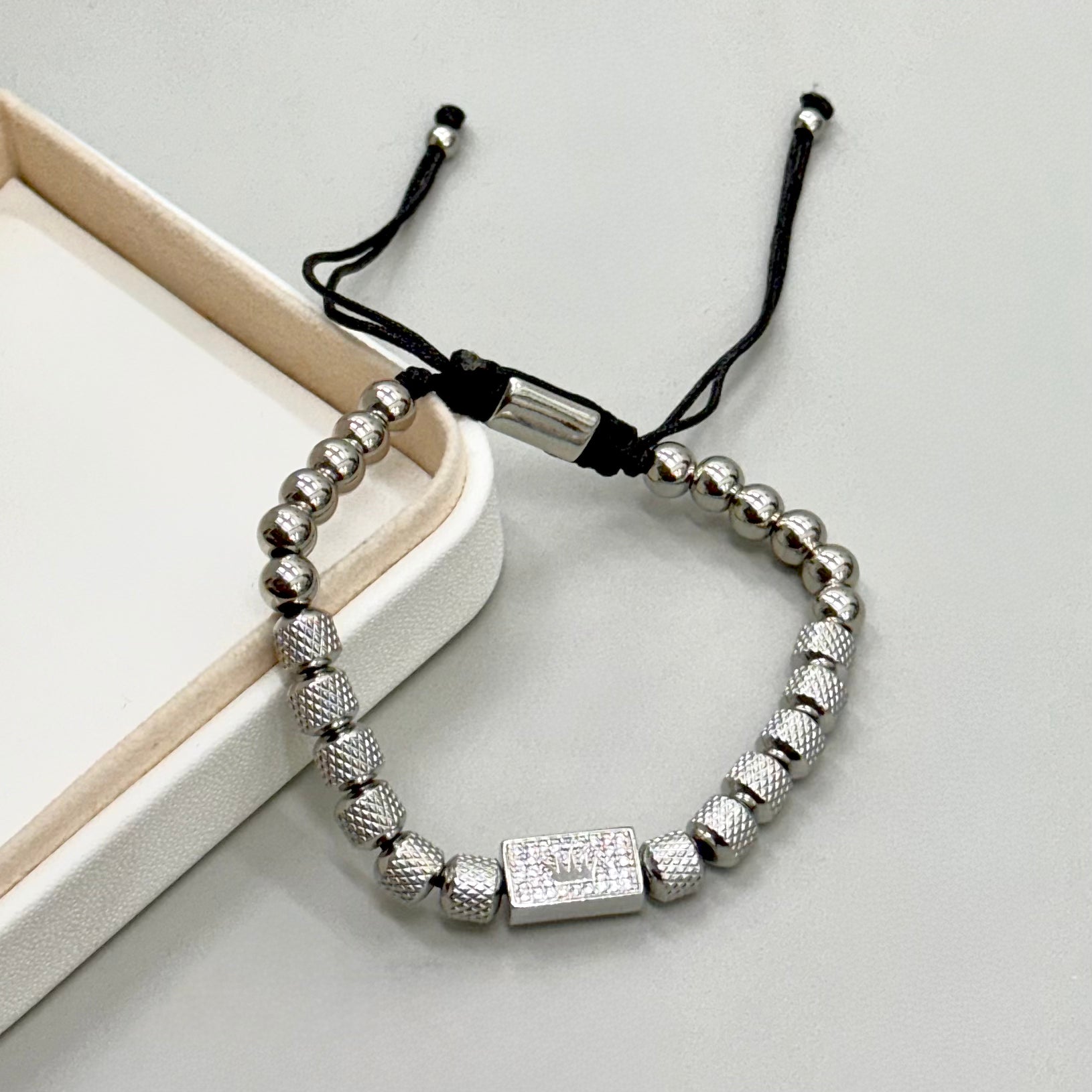 PULSERA HILO | CORONA CON STRASS