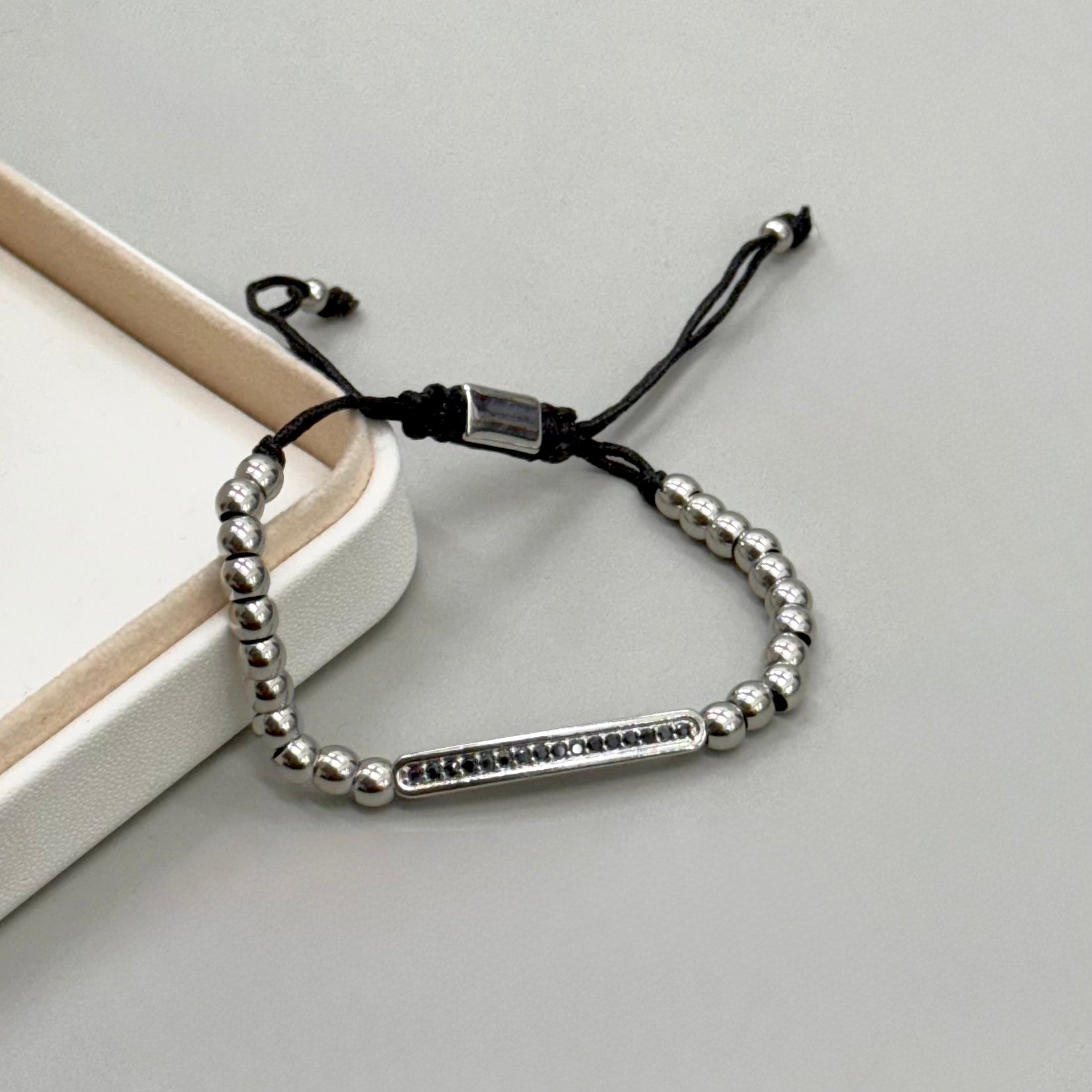 PULSERA HILO | STRASS NEGRO