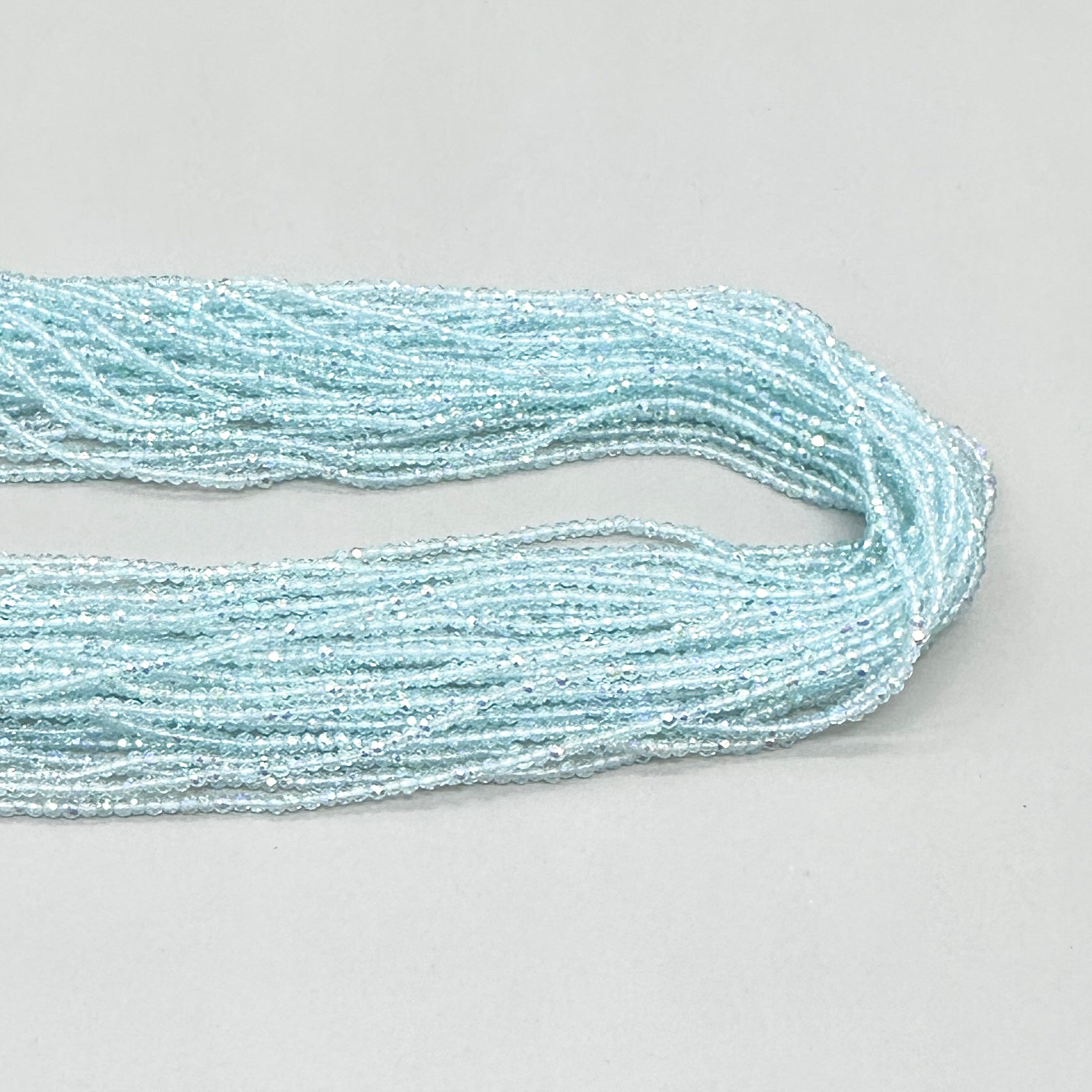 CRISTALES MINERALES FACETADO | CELESTE CLARO TRASLUCIDO TORNASOL