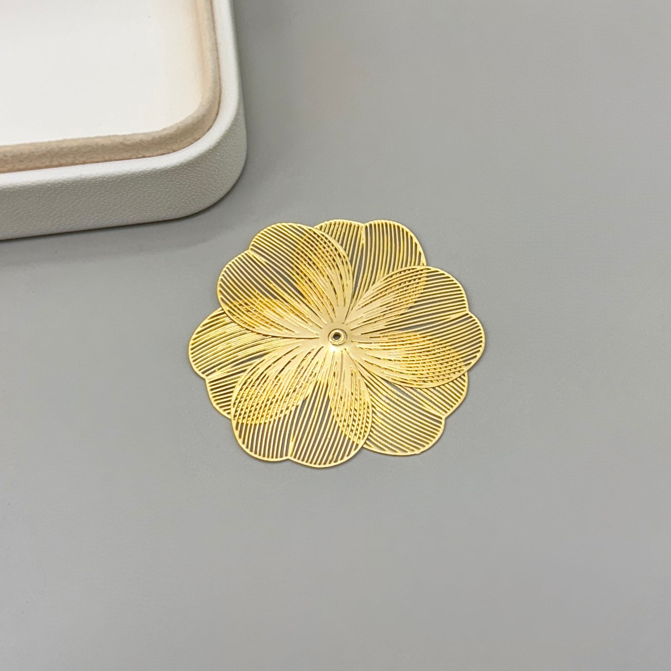 COLGANTE  | FLOR SEIS PETALOS | 1 UND