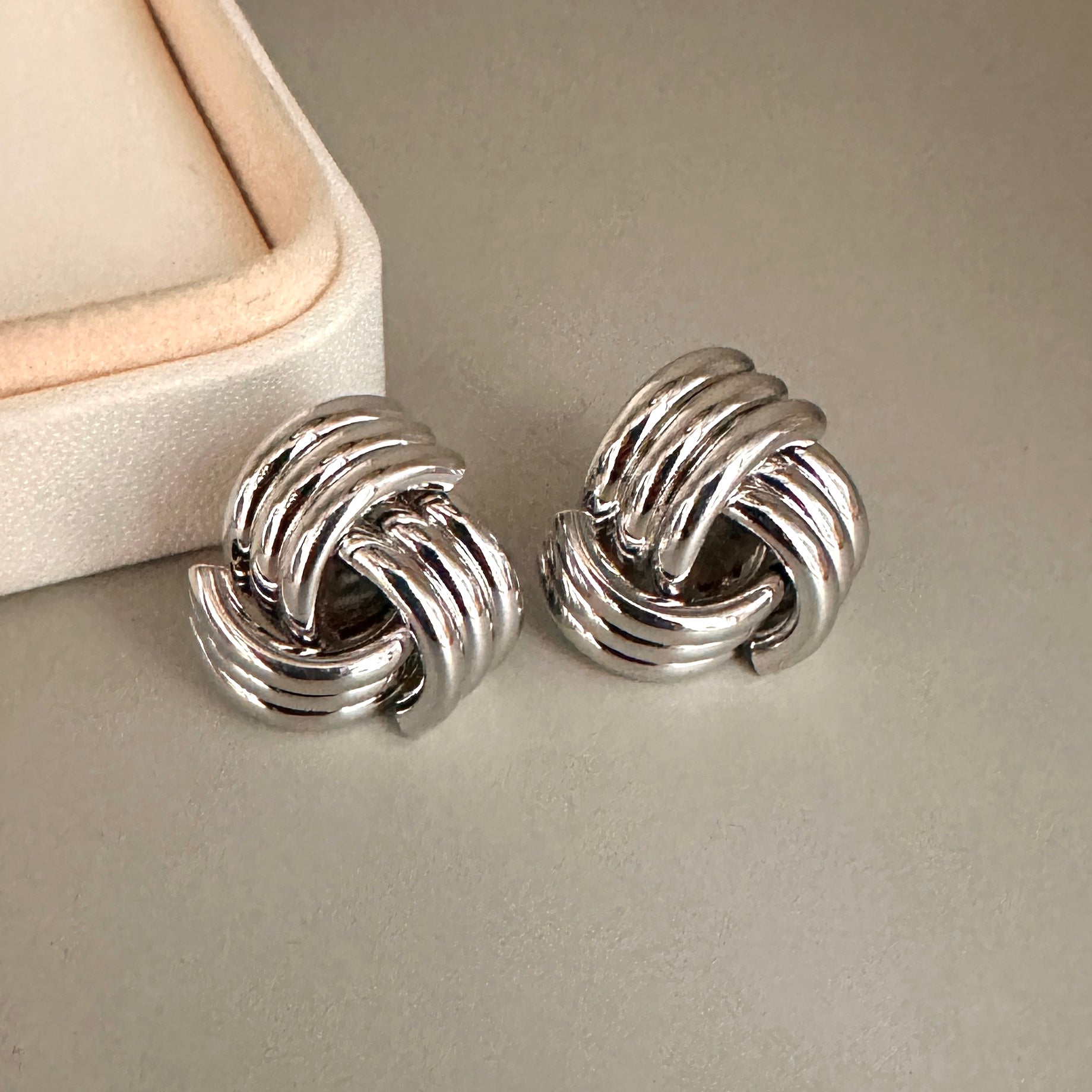 AROS | TRES LINEAS ENTRELAZADAS
