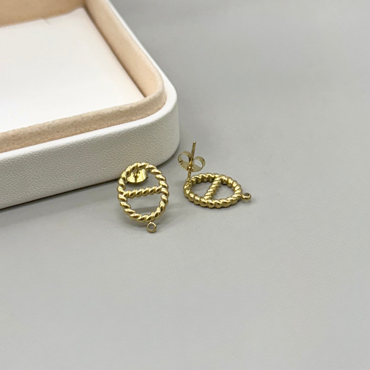 BASE DE ARO | OVALO DIVIDIDO DISEÑO | ACERO | BAÑO DE ORO 18K | 18MM