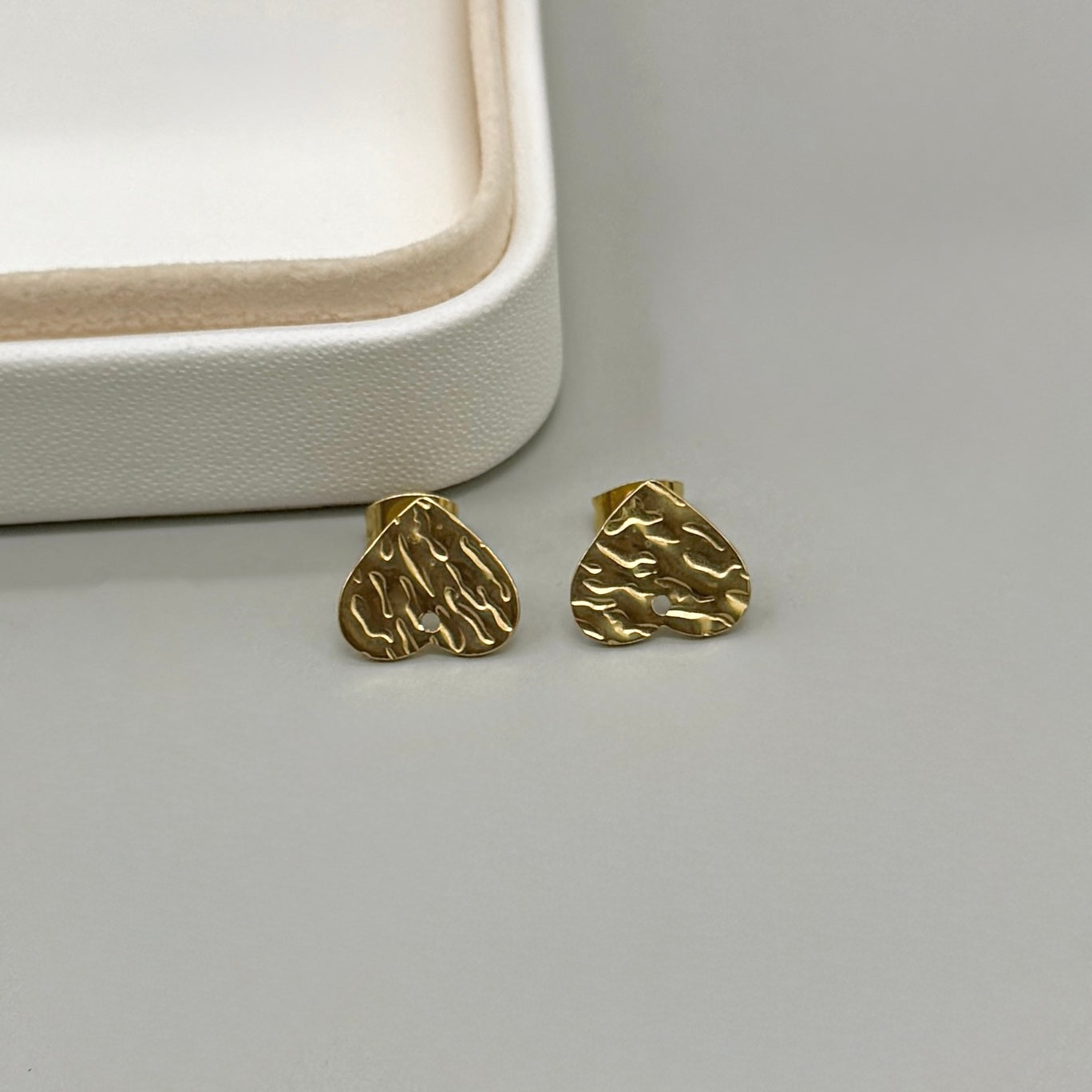 BASE DE ARO | CORAZÓN INVERTIDO | ACERO | BAÑO DE ORO 18K | 9MM