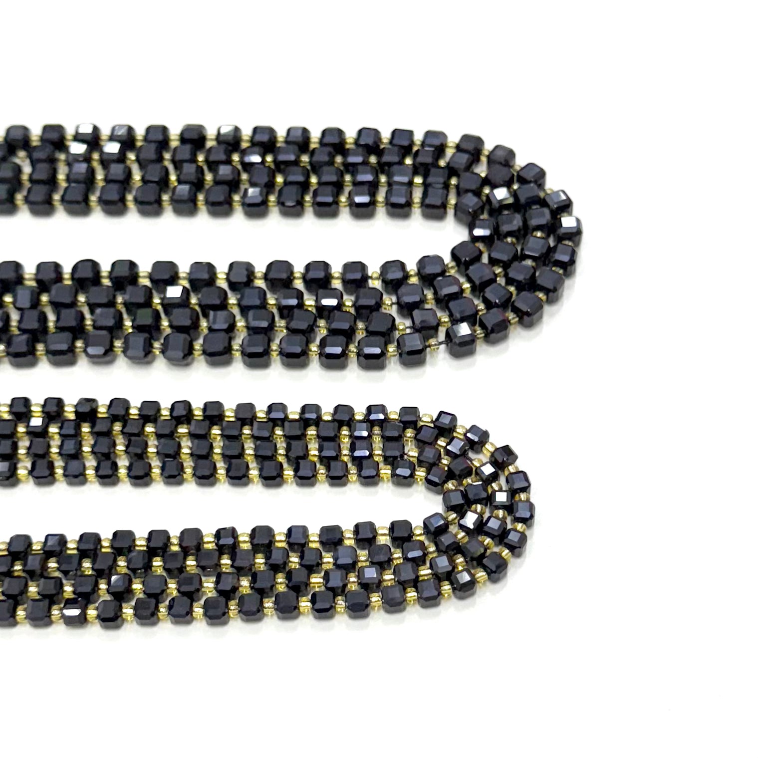 PIEDRA CUBO FACETADA | ESPINELA NEGRA