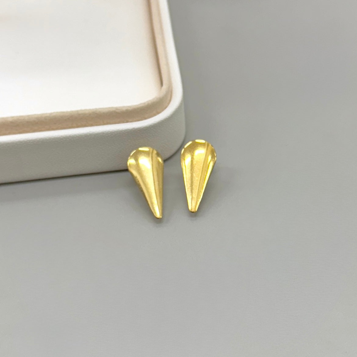 BASE DE ARO | GOTA LISA| ACERO | BAÑO DE ORO 18K | 20MM