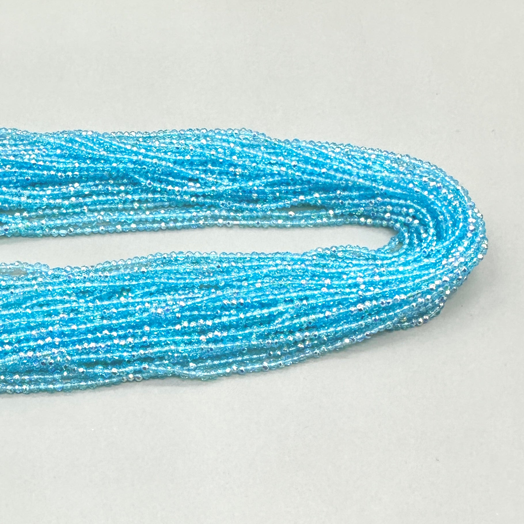 CRISTALES MINERALES FACETADO | CELESTE TRASLUCIDO TORNASOL