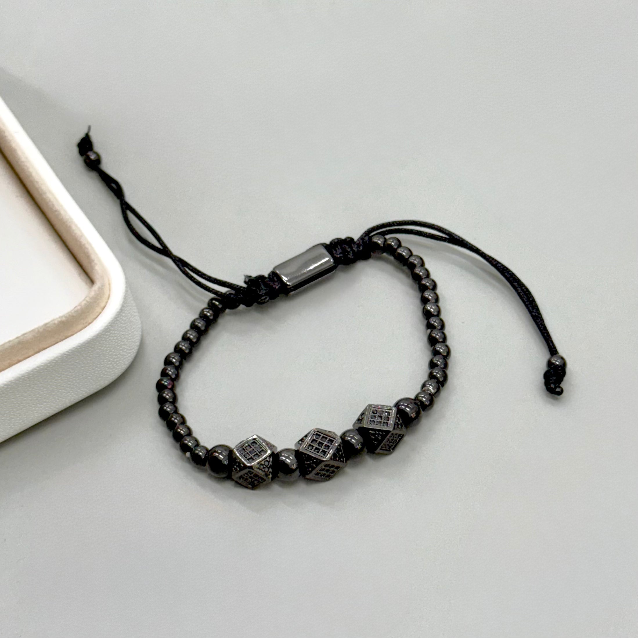PULSERA HILO | TRES HEXAGONALES CON STRASS