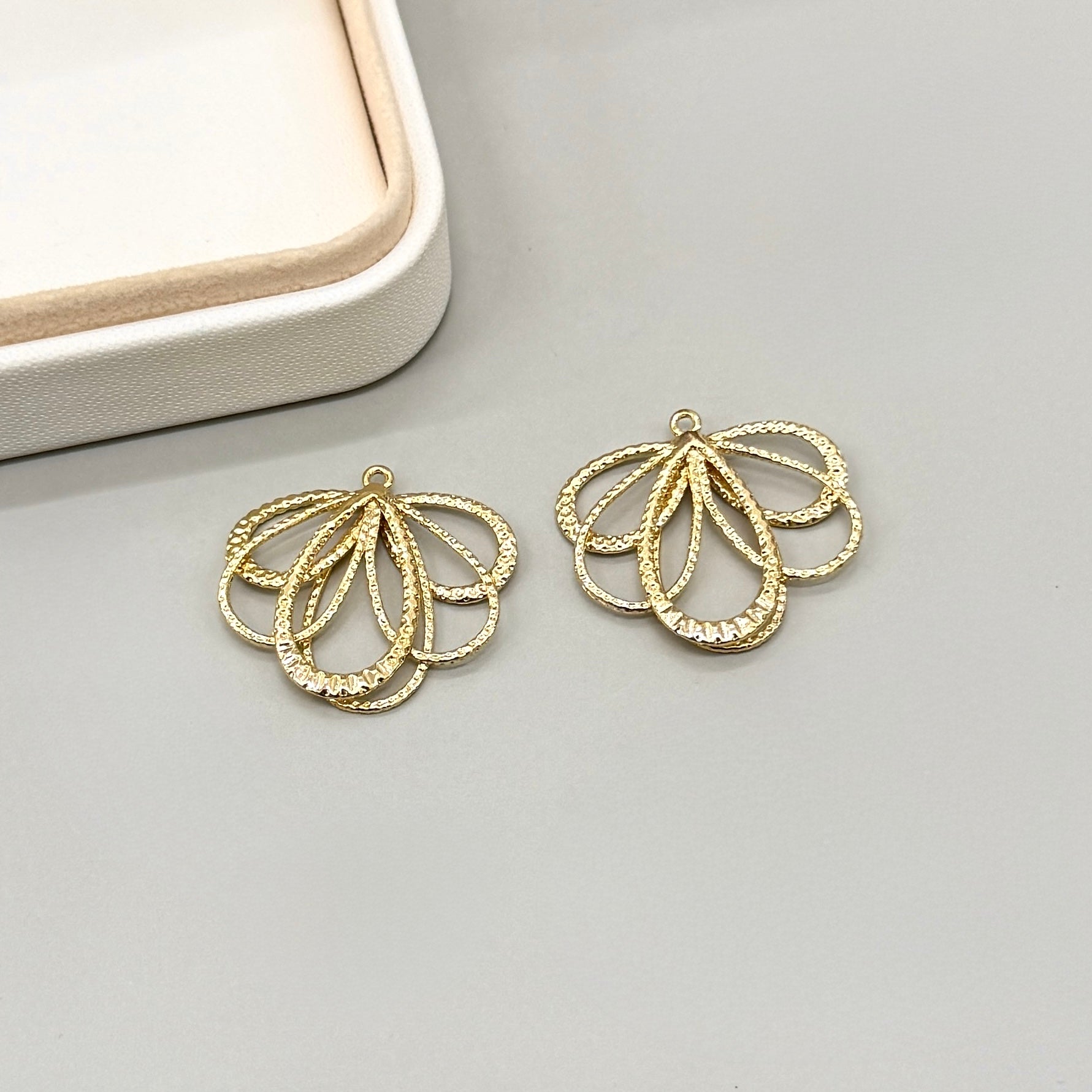 COLGANTE  | 6 PETALOS | 1 UND