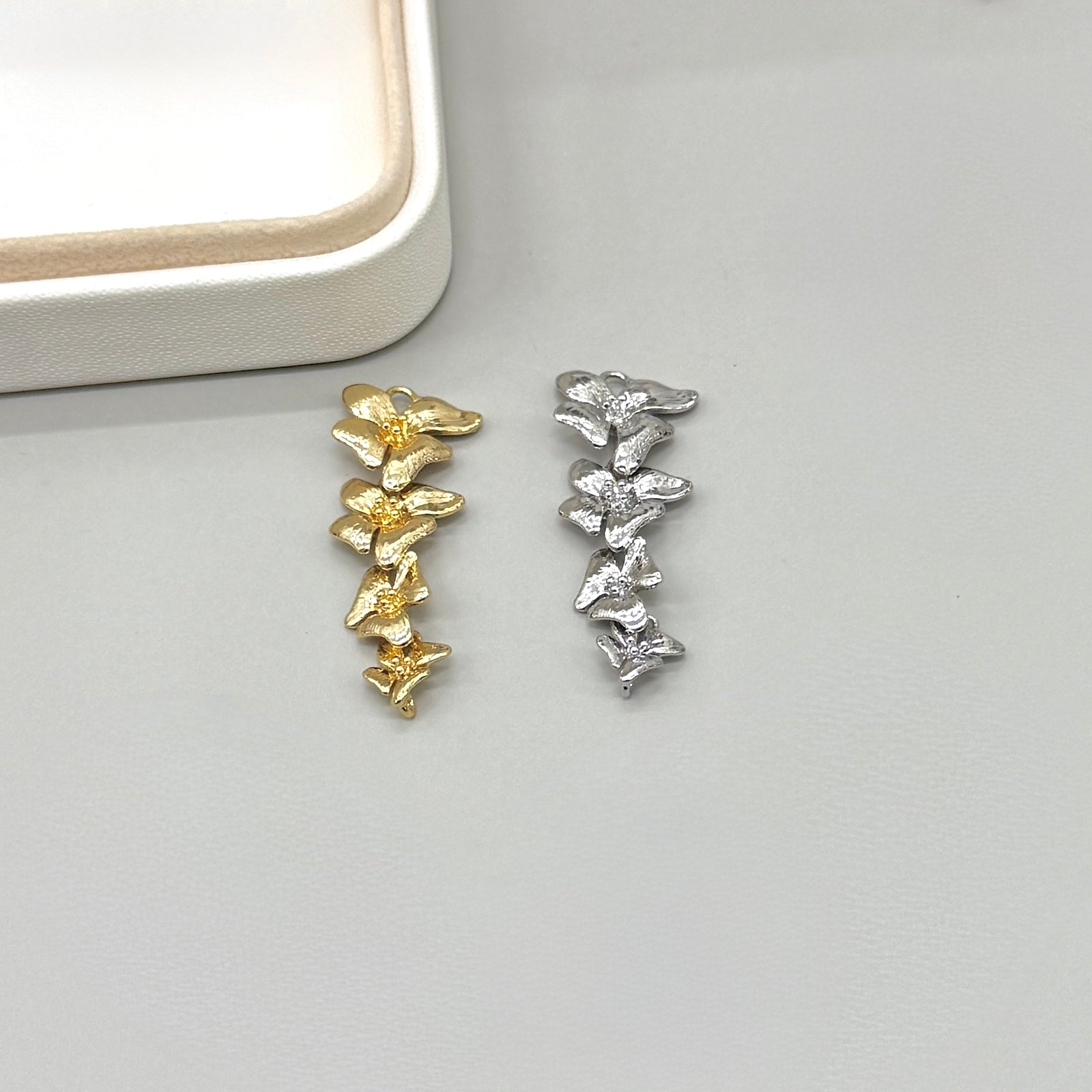 COLGANTE  | 4 FLORES | 1 UND