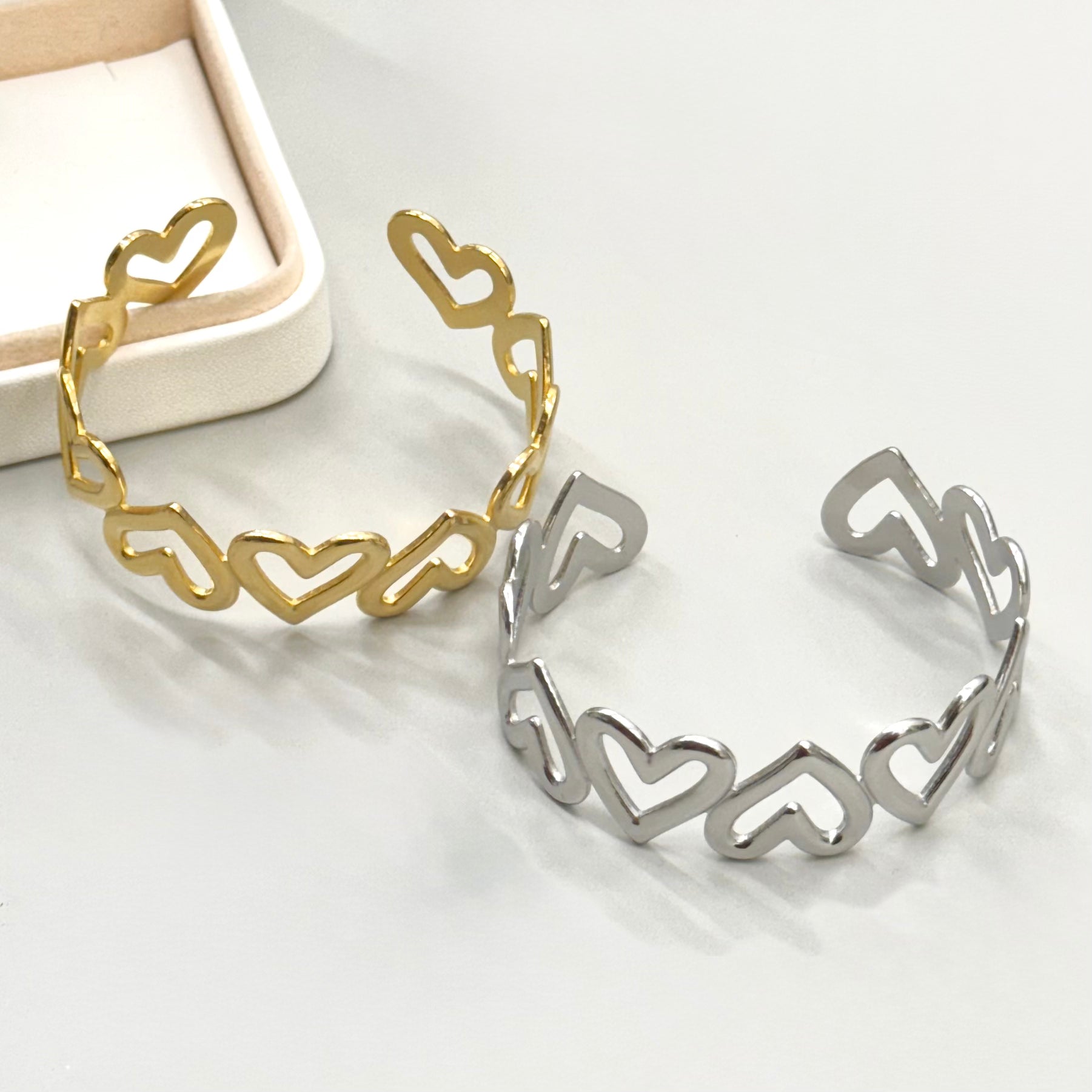 PULSERA RIGIDA | DISEÑO CORAZONES