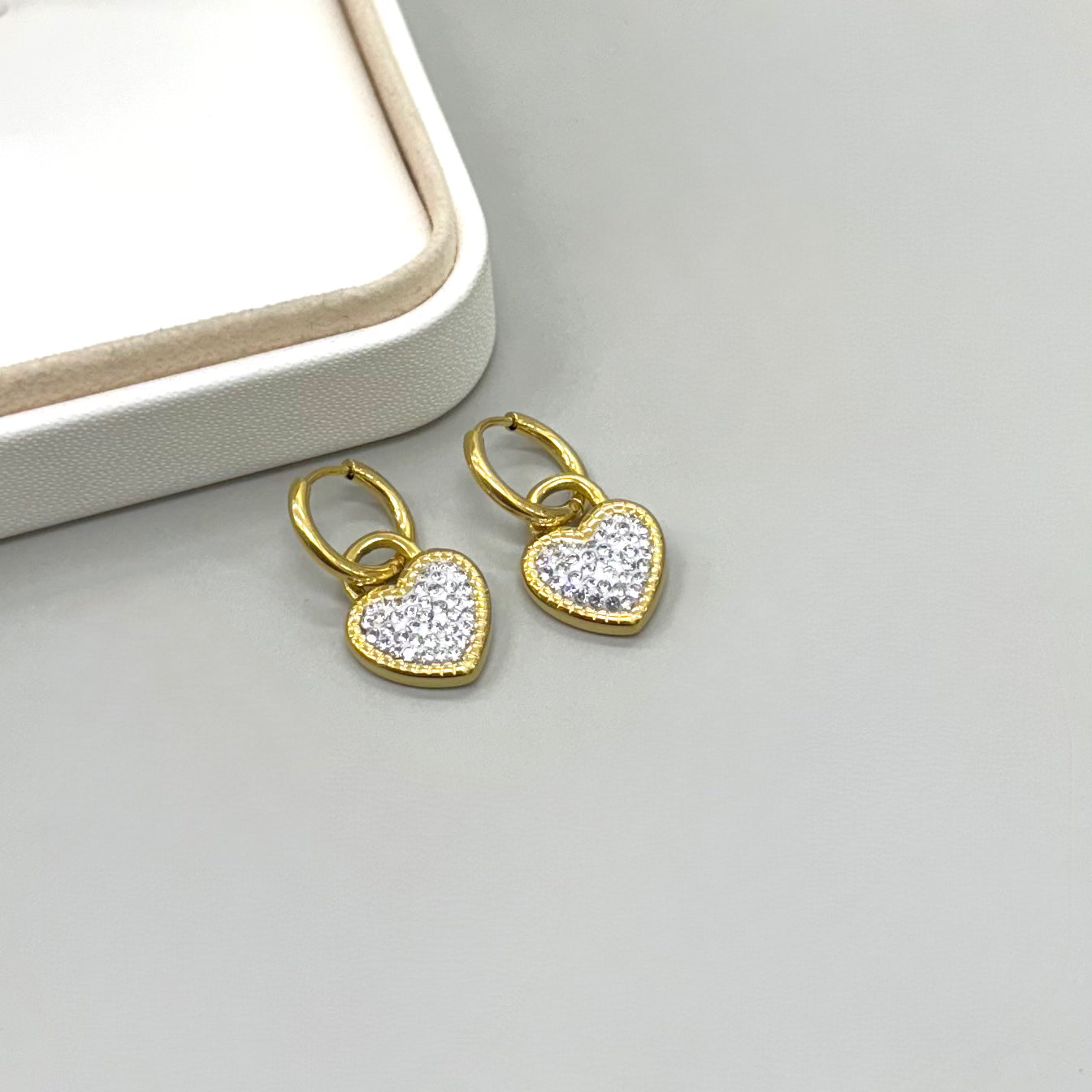 AROS | ARGOLLA CON DIJE DE CANDADO FORMA DE CORAZÓN Y CRISTALES