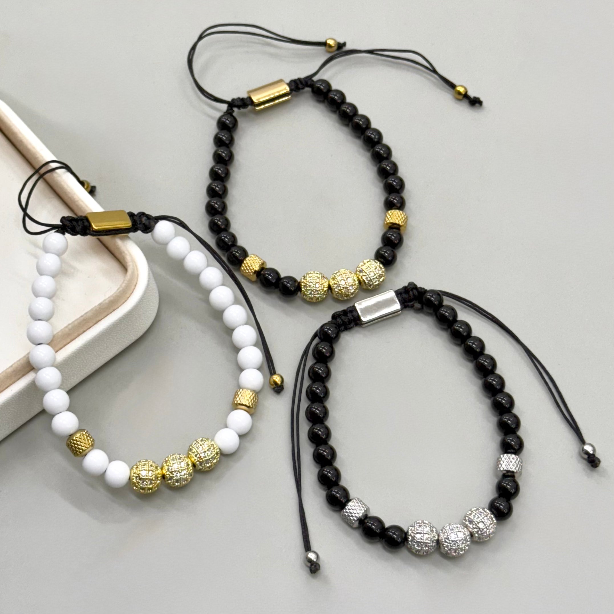 PULSERA HILO | TRES ESFERAS CON STRASS