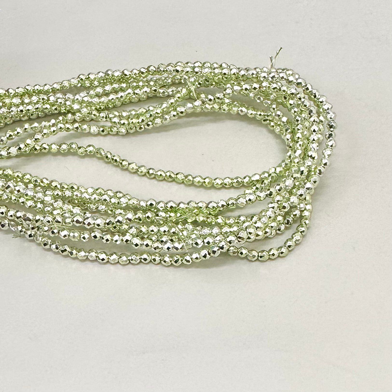 HEMATITA | VERDE CLARO FACETADA | 2MM