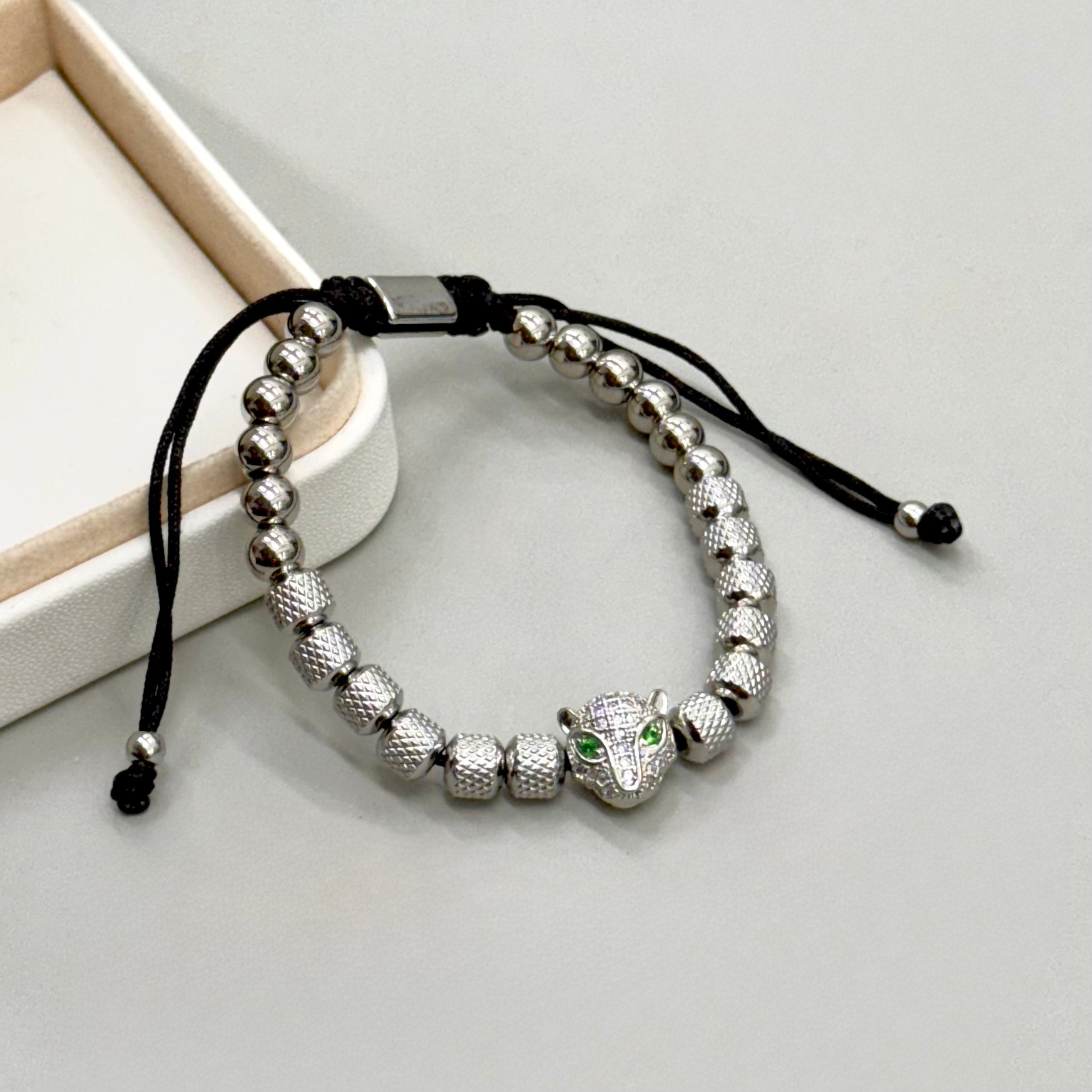 PULSERA HILO | LEOPARDO OJOS VERDES