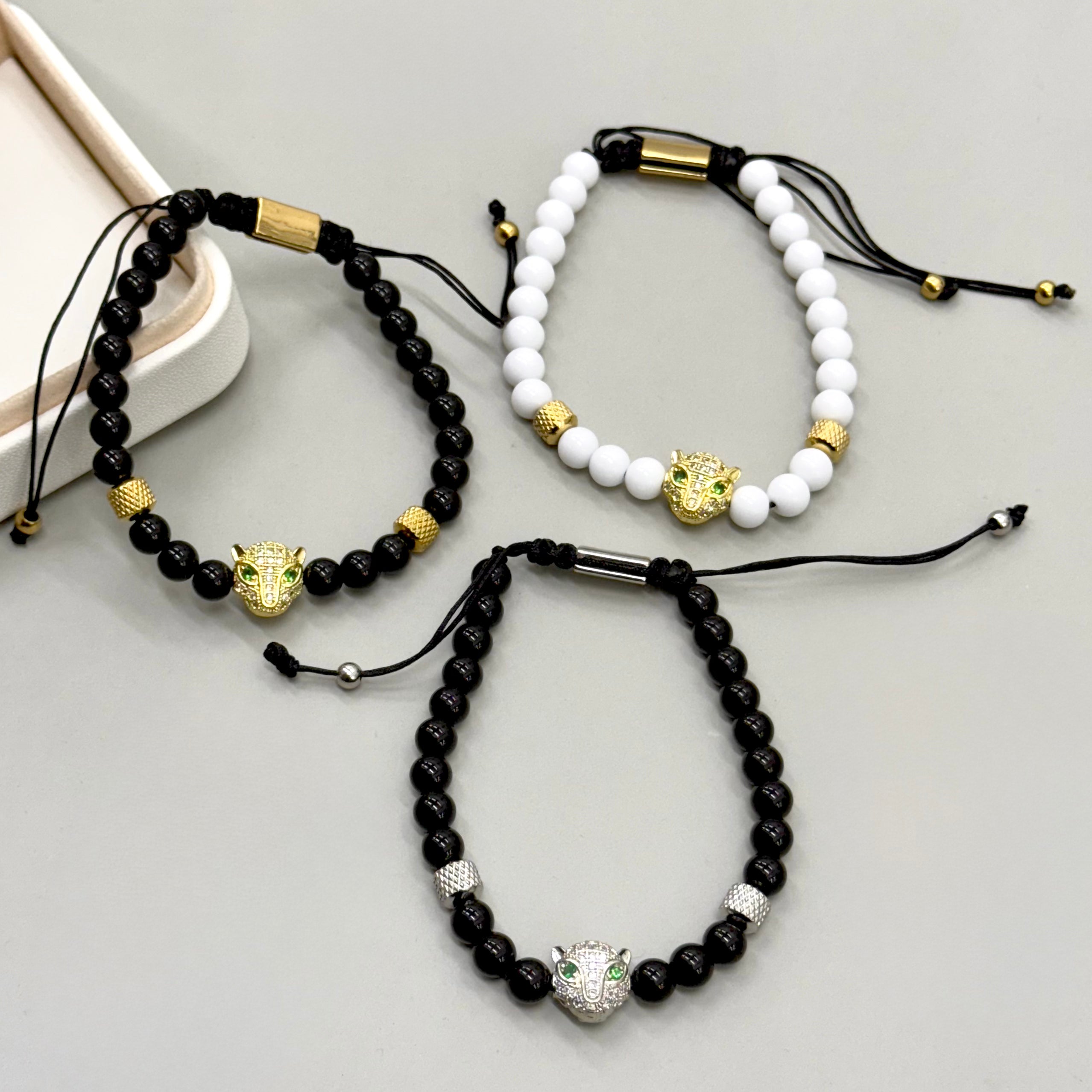 PULSERA HILO | CABEZA LEOPARDO OJOS VERDES