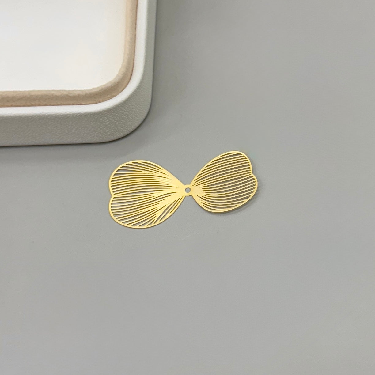 COLGANTE  | DOS PETALOS | 1 UND