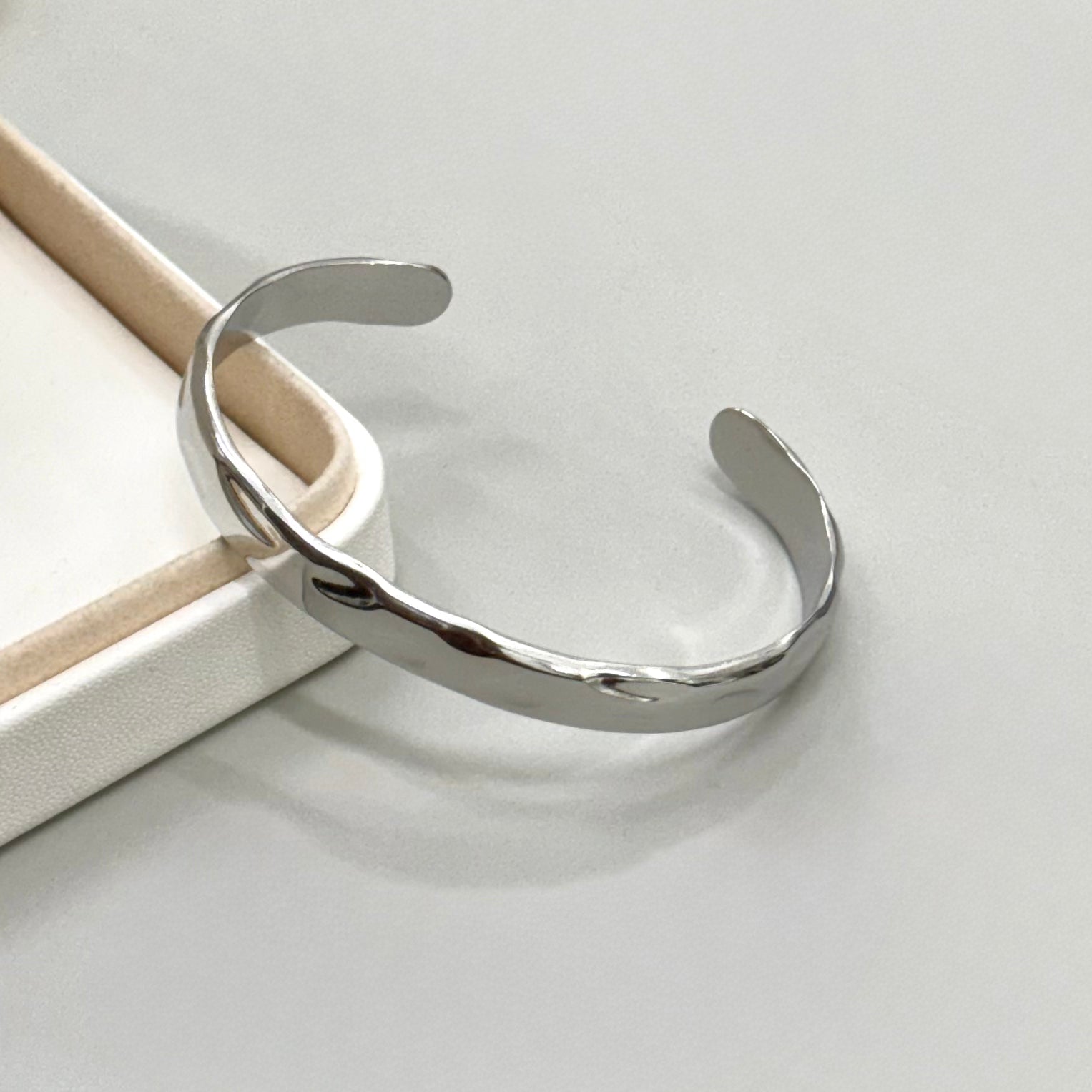 PULSERA RIGIDA | IRREGULAR