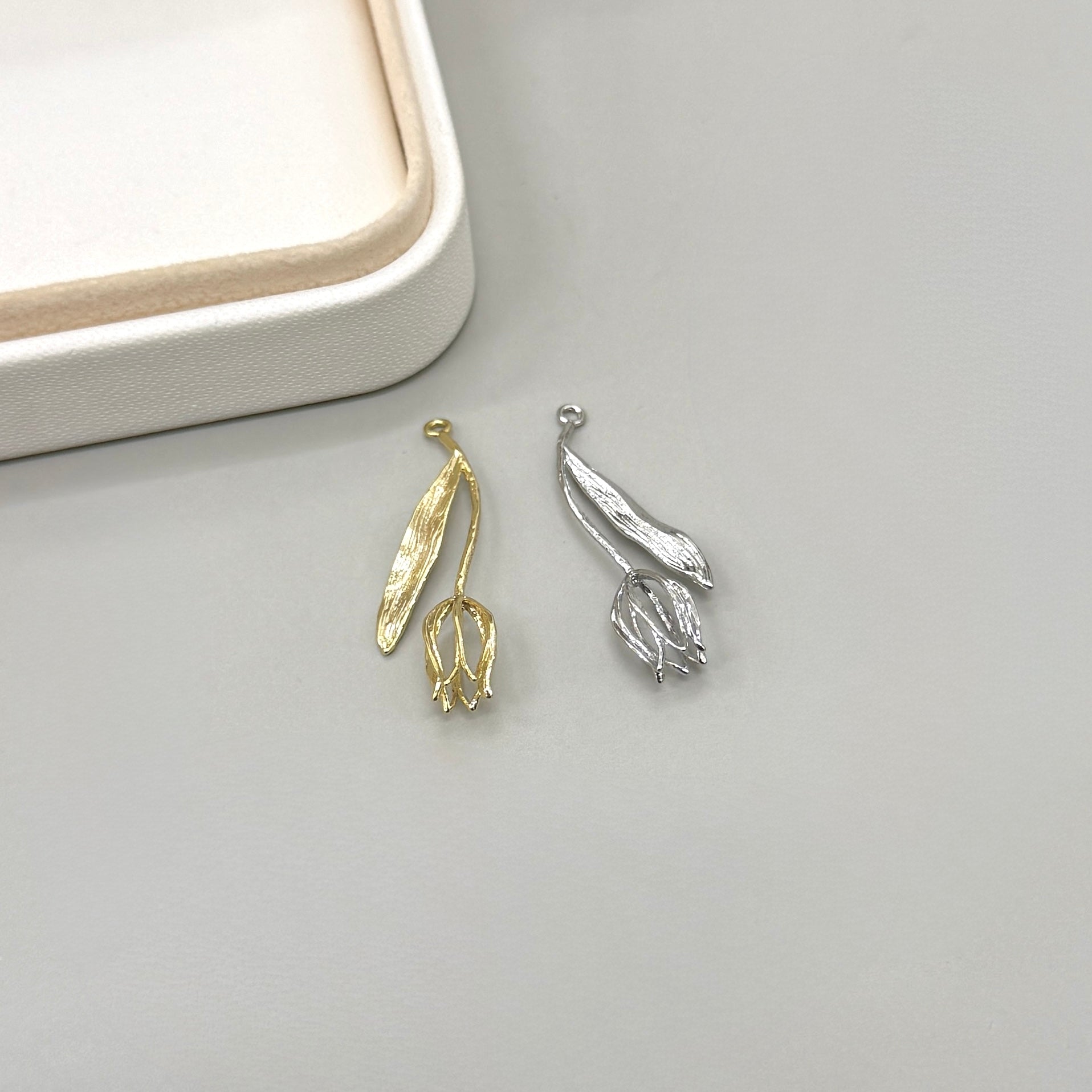 COLGANTE  | FLOR TULIPAN | 1 UND