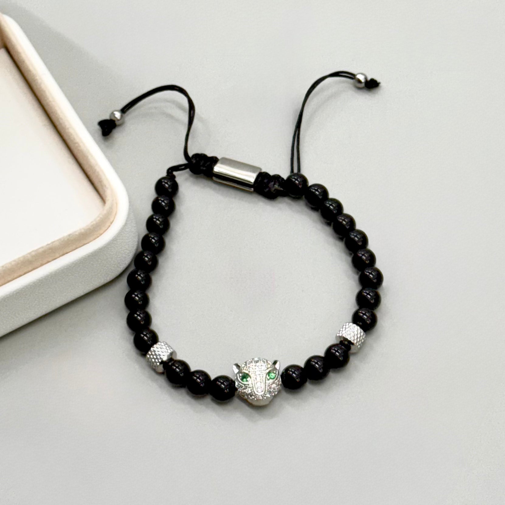 PULSERA HILO | CABEZA LEOPARDO OJOS VERDES