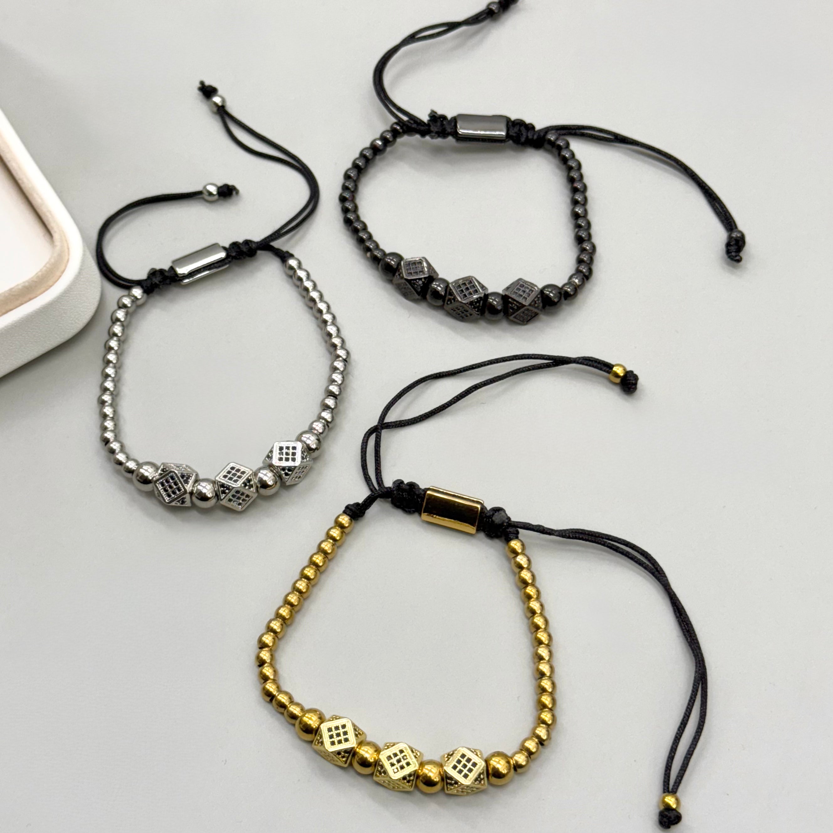 PULSERA HILO | TRES HEXAGONALES CON STRASS