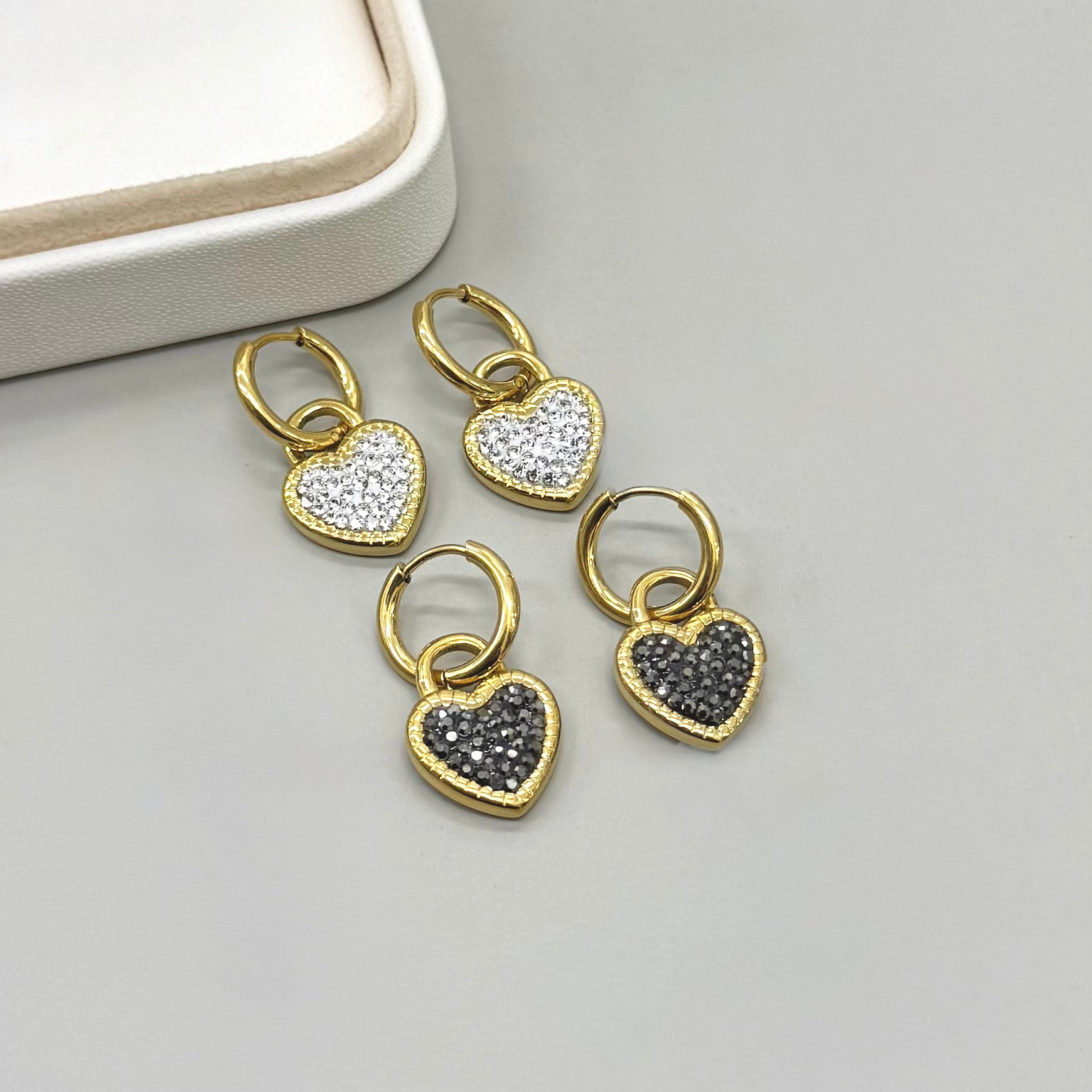 AROS | ARGOLLA CON DIJE DE CANDADO FORMA DE CORAZÓN Y CRISTALES
