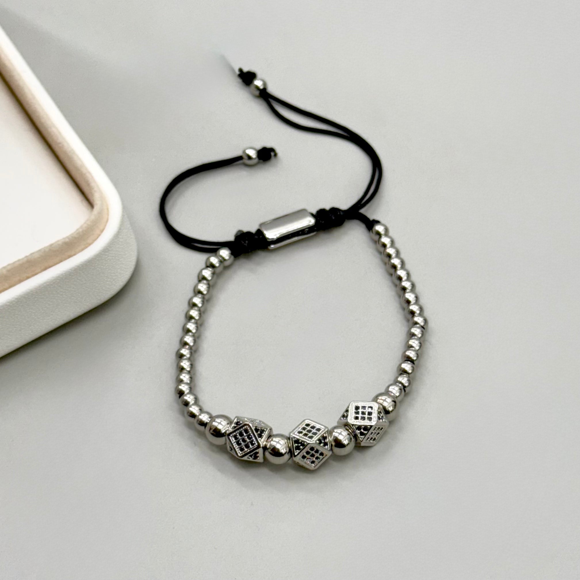 PULSERA HILO | TRES HEXAGONALES CON STRASS