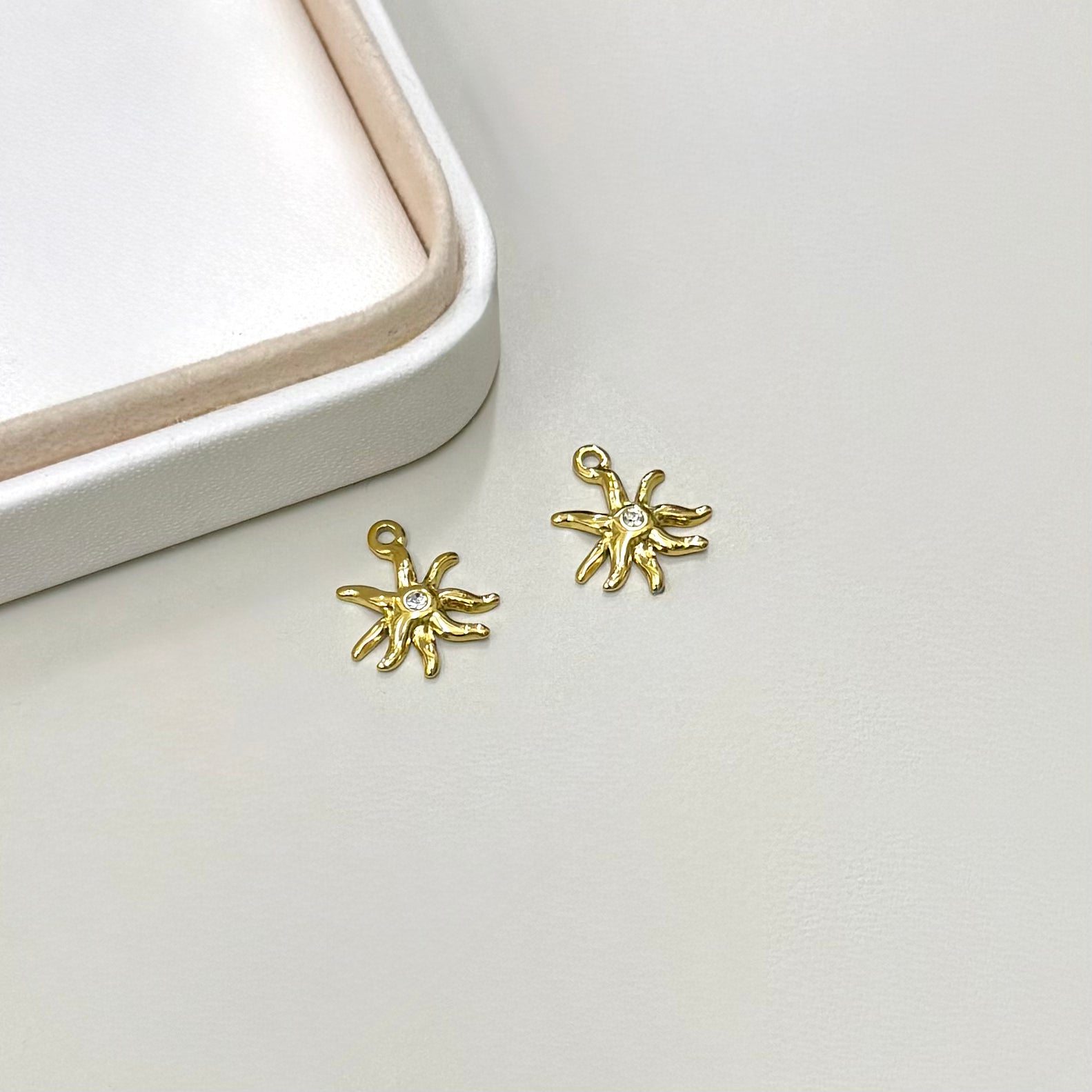 COLGANTE SOL | BAÑO DE ORO Y CIRCON