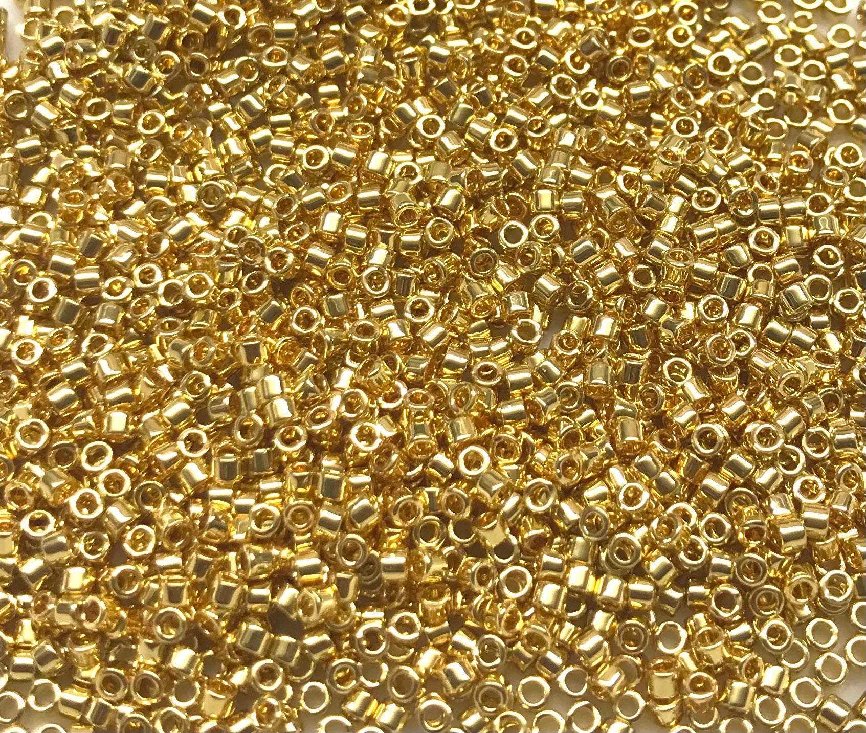 Miyuki Delica Beads 11/0 | 31DB | BAÑO DE ORO 24K (C6)[C6]