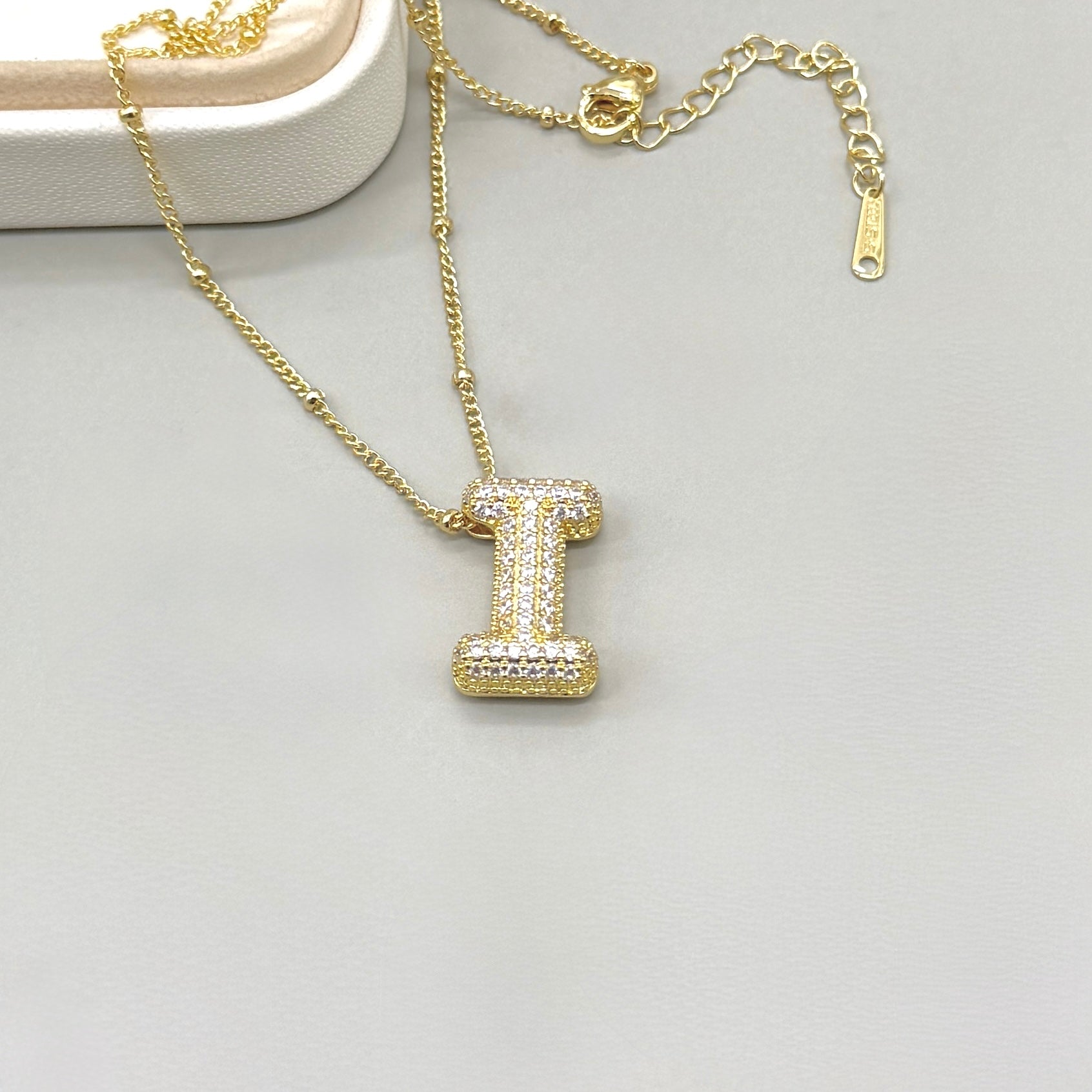 COLLAR | CADENA CON BOLITA Y LETRA