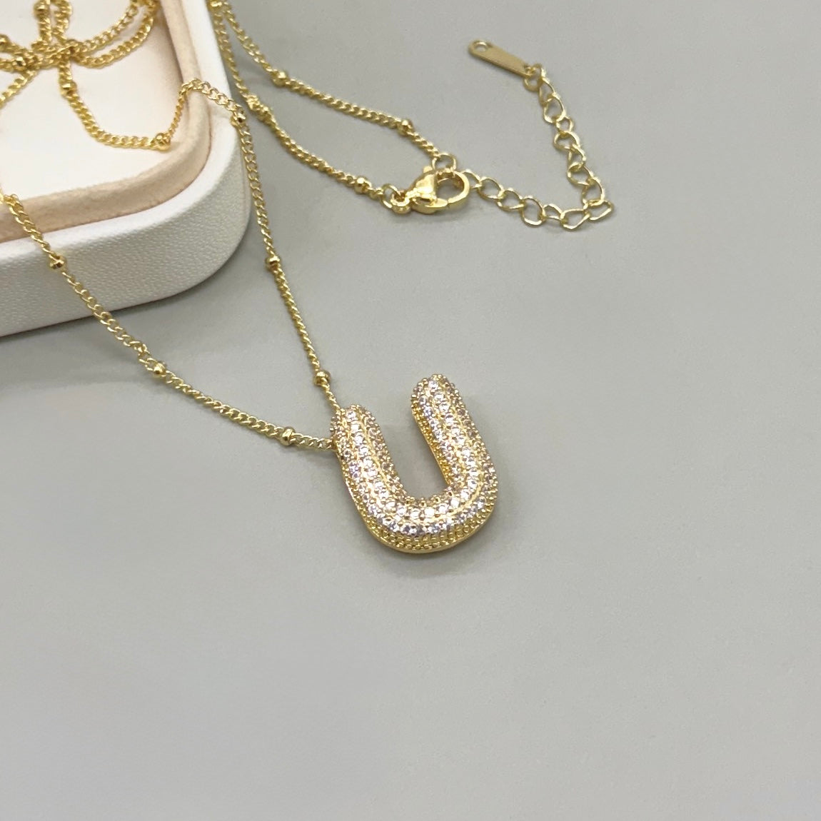 COLLAR | CADENA CON BOLITA Y LETRA