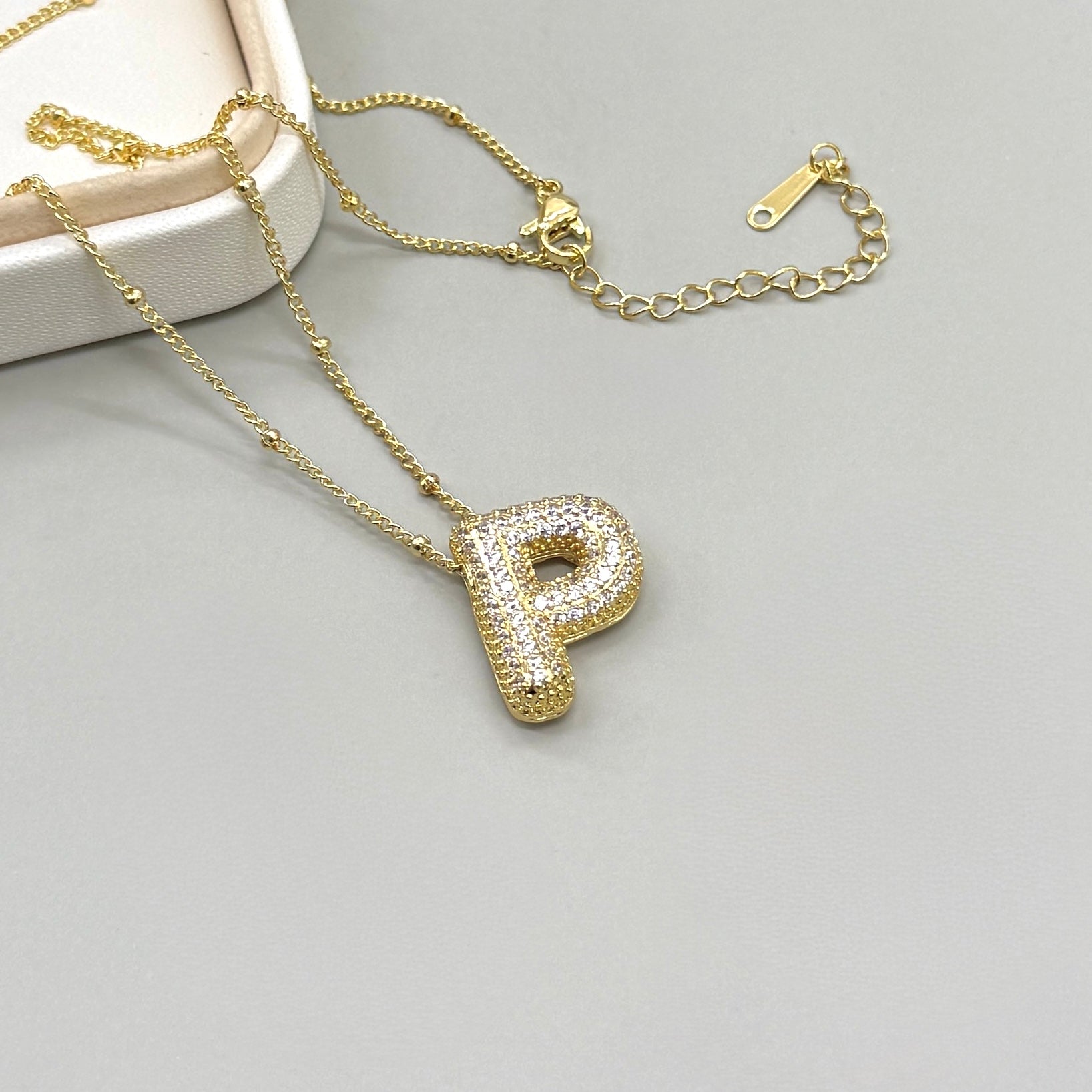 COLLAR | CADENA CON BOLITA Y LETRA