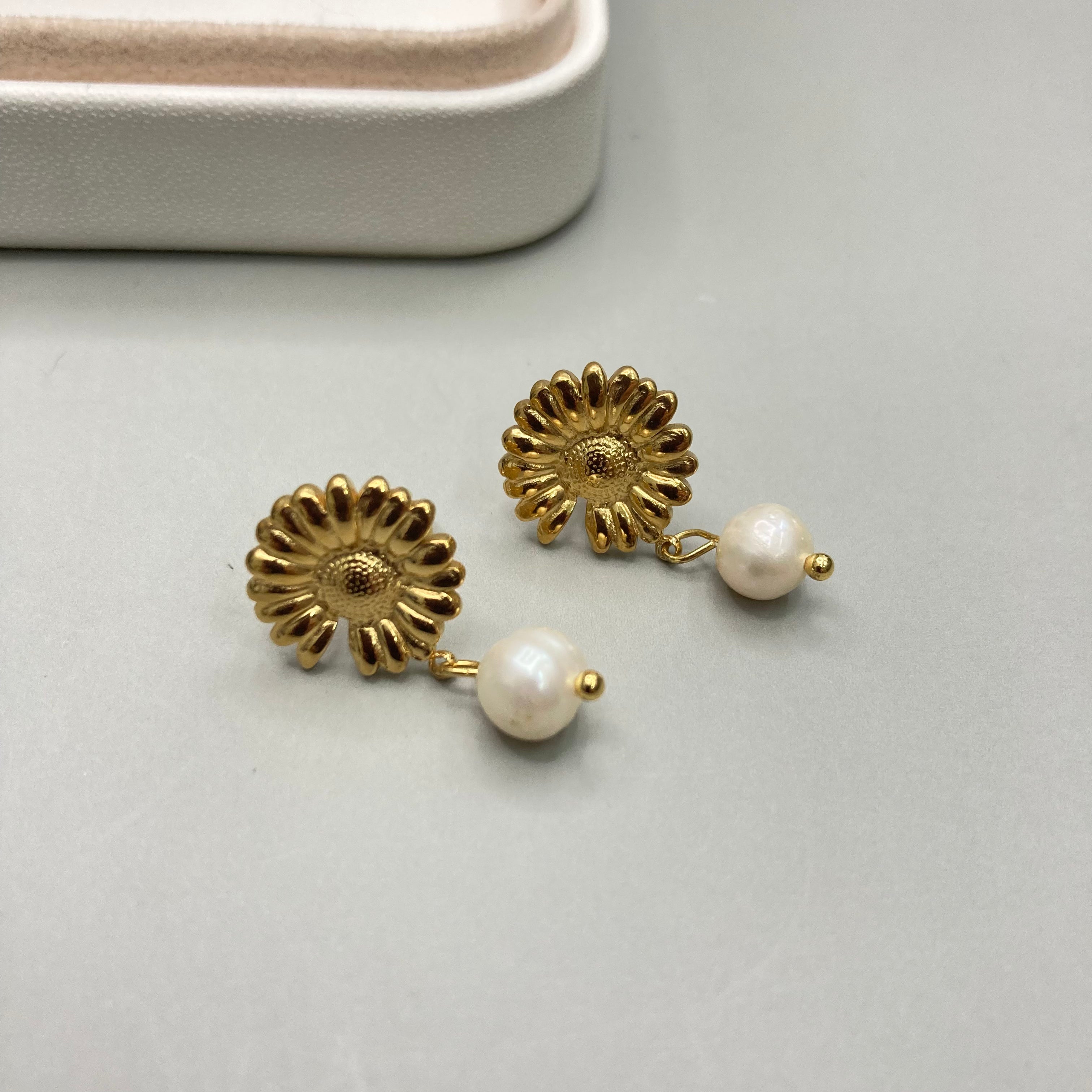 AROS | MARGARITA DORADA CON COLGANTE DE PERLA