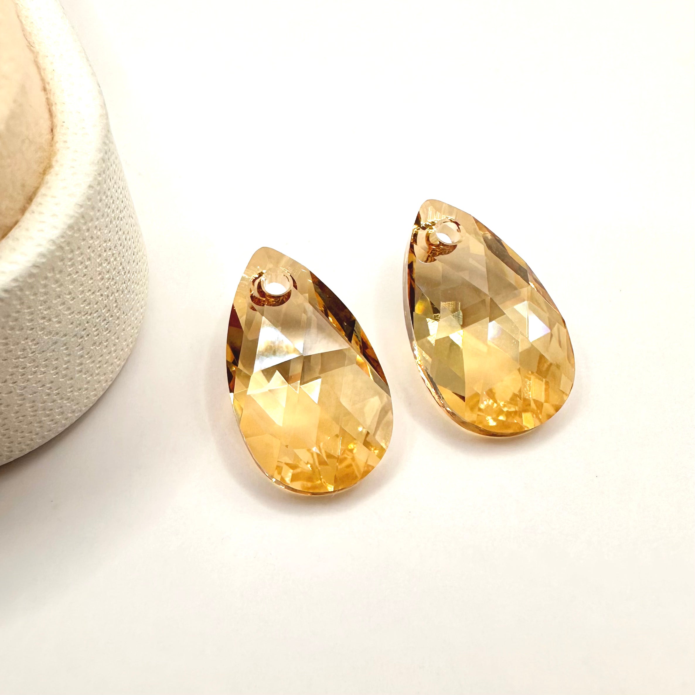 SWAROVSKI CRYSTALS | COLGANTE TEARDROP | 16MM