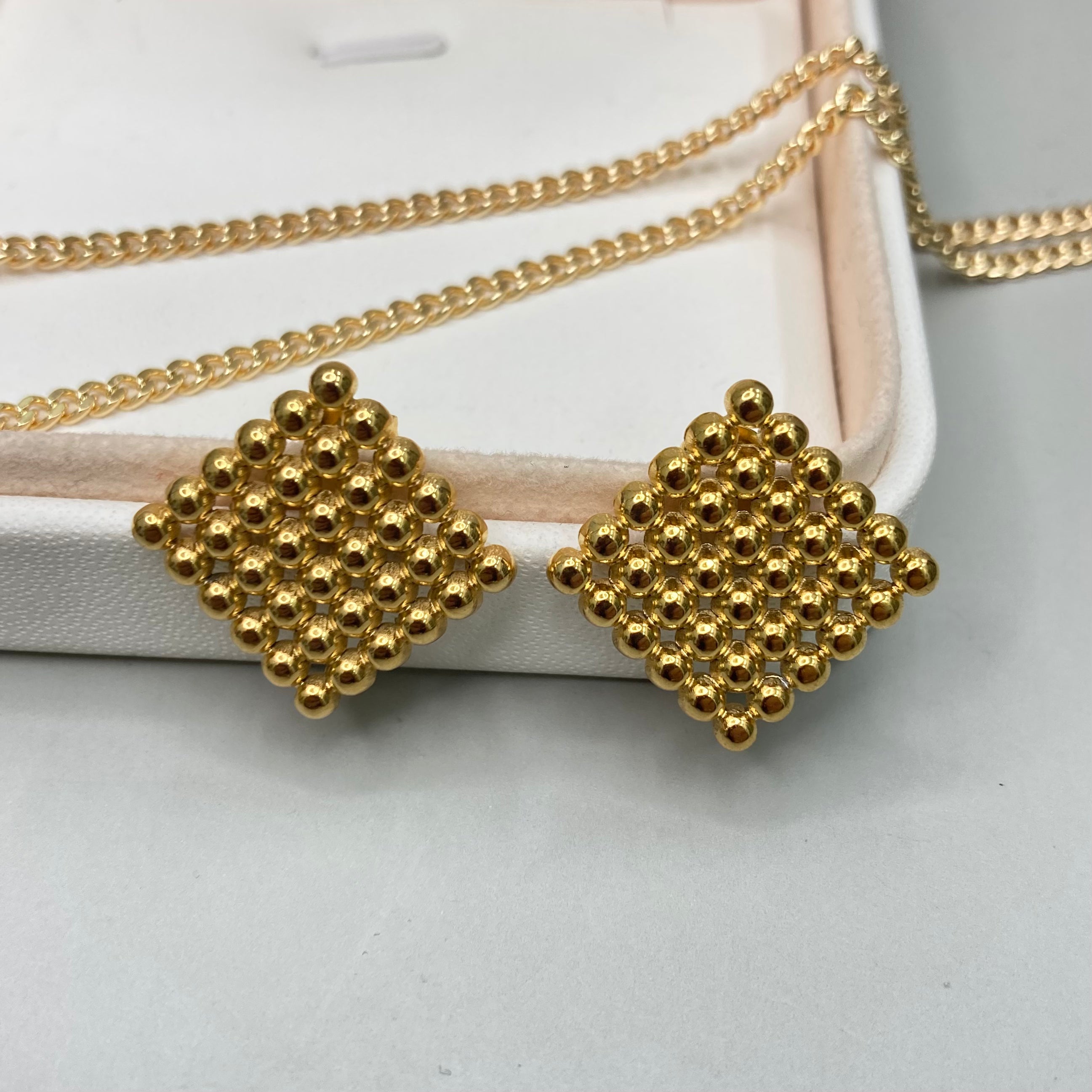 AROS | ROMBO DISEÑO BOLITAS