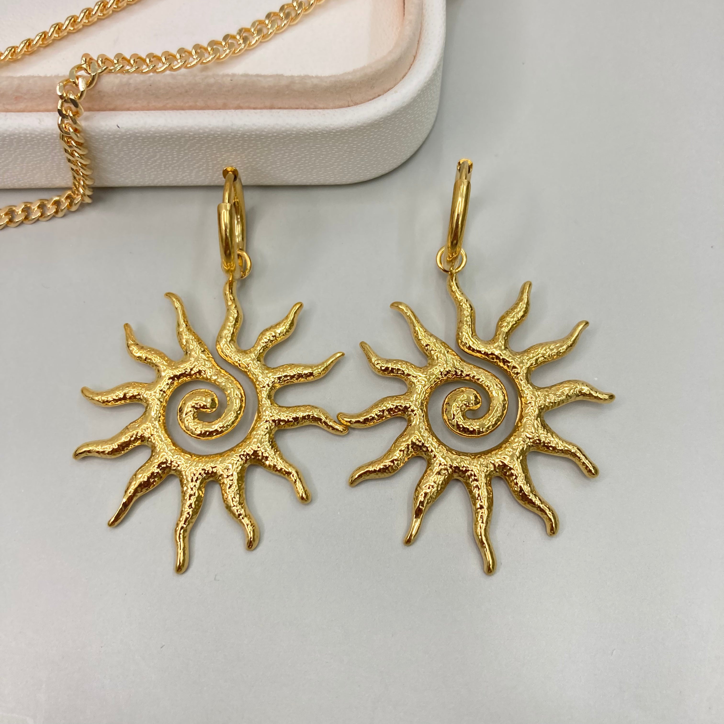 AROS | ARGOLLA SOL CON ESPIRAL EN EL CENTRO