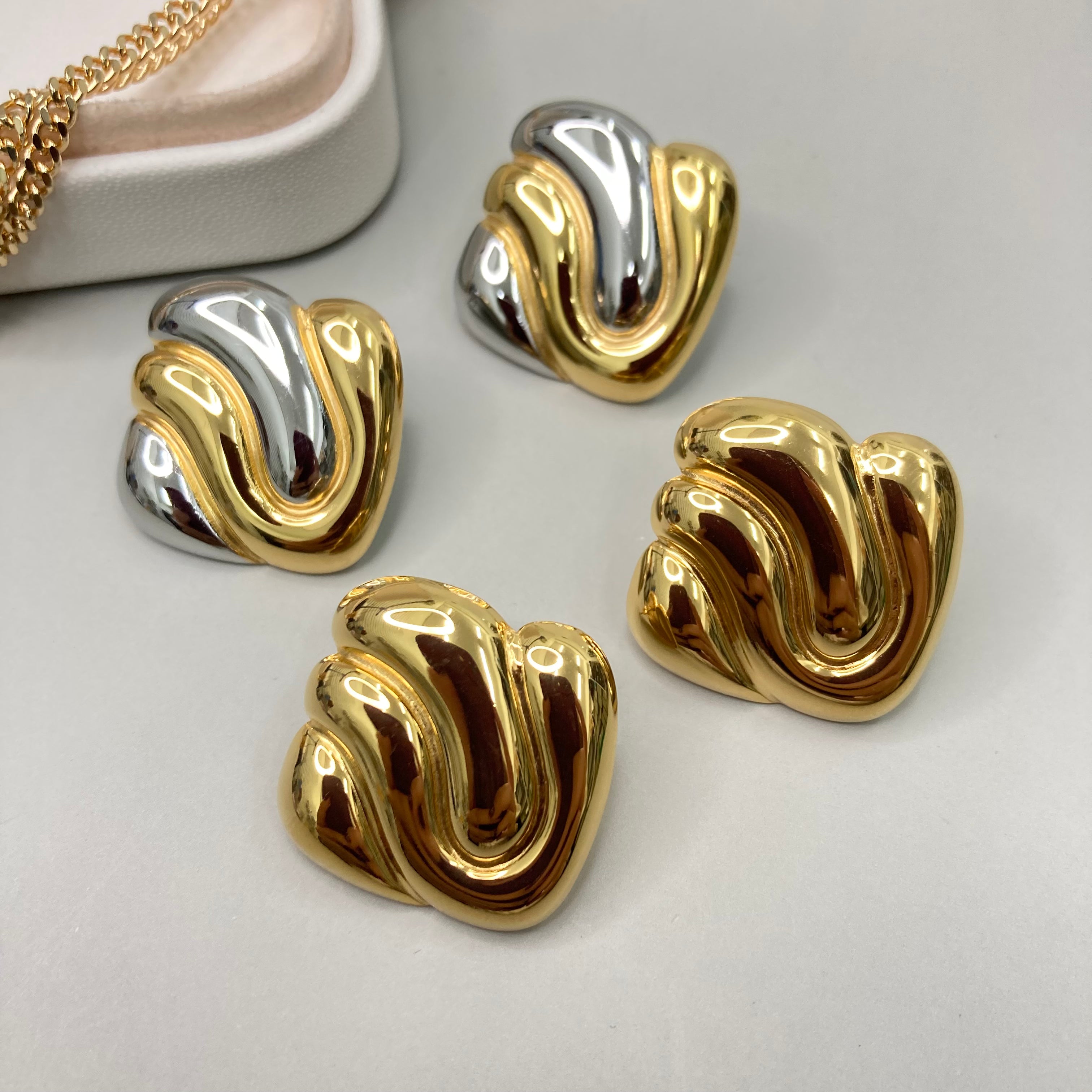 AROS | ROMBO CON LINEAS ONDULADAS