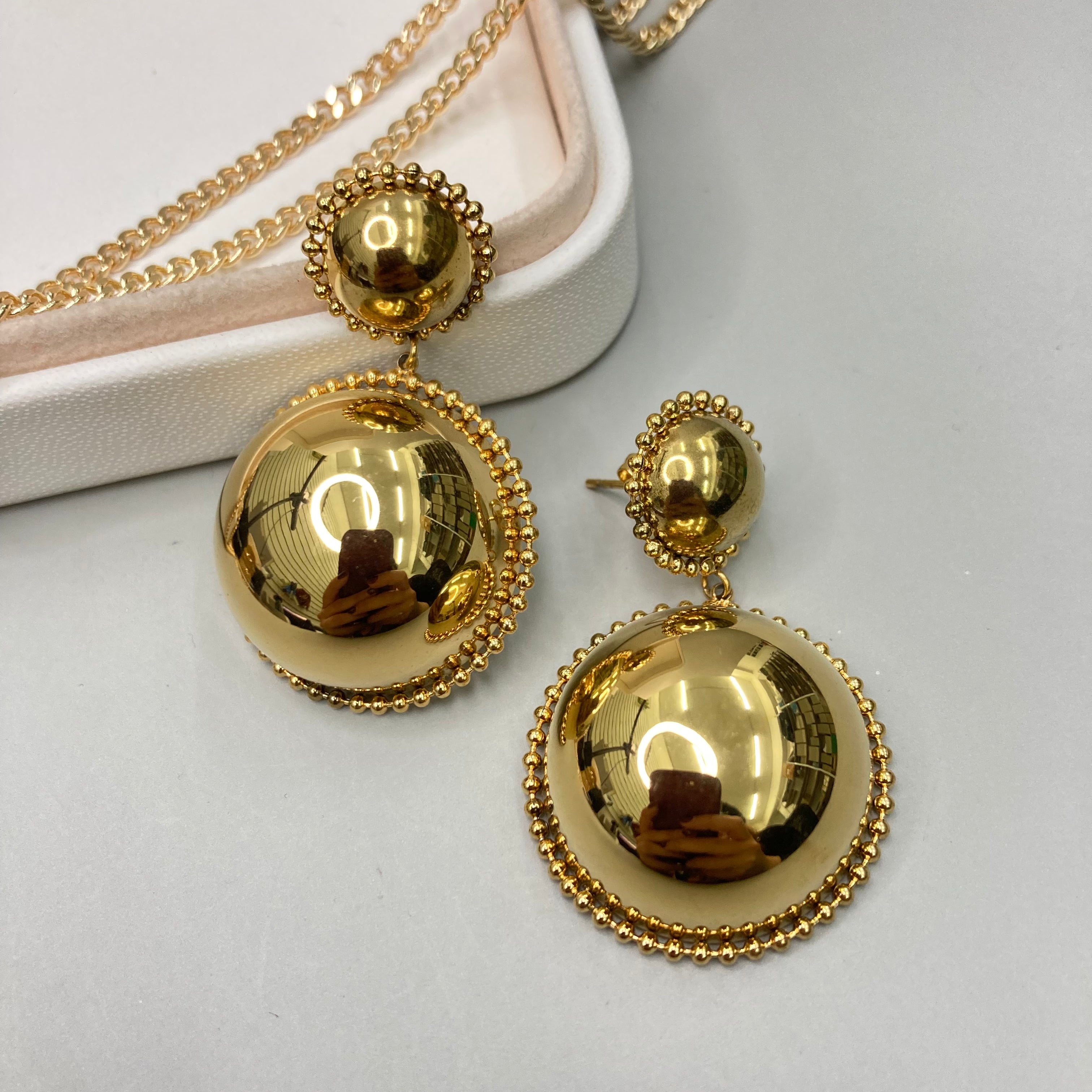 AROS | DOBLE SEMIESFERA CON BORDE TEXTURIZADO