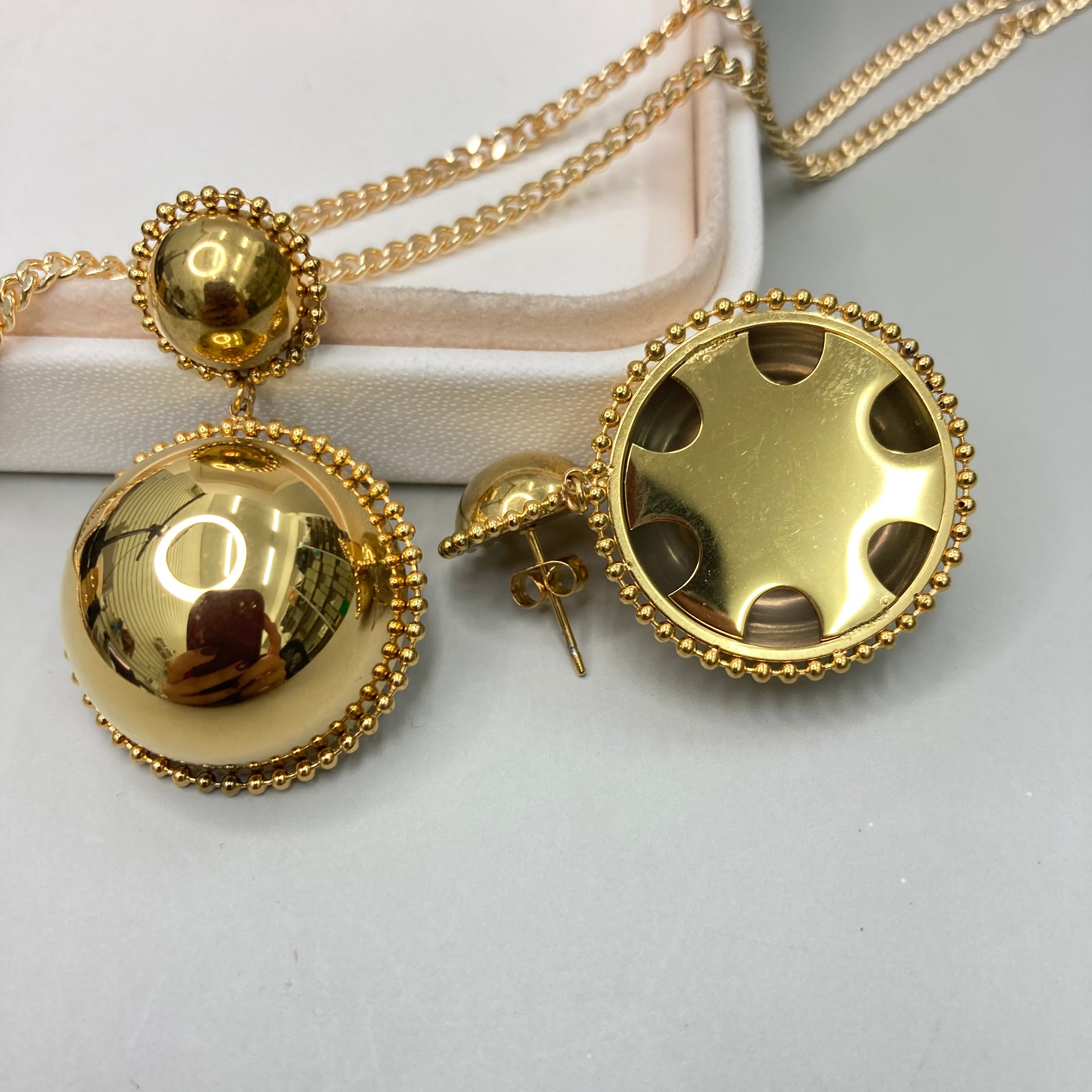 AROS | DOBLE SEMIESFERA CON BORDE TEXTURIZADO