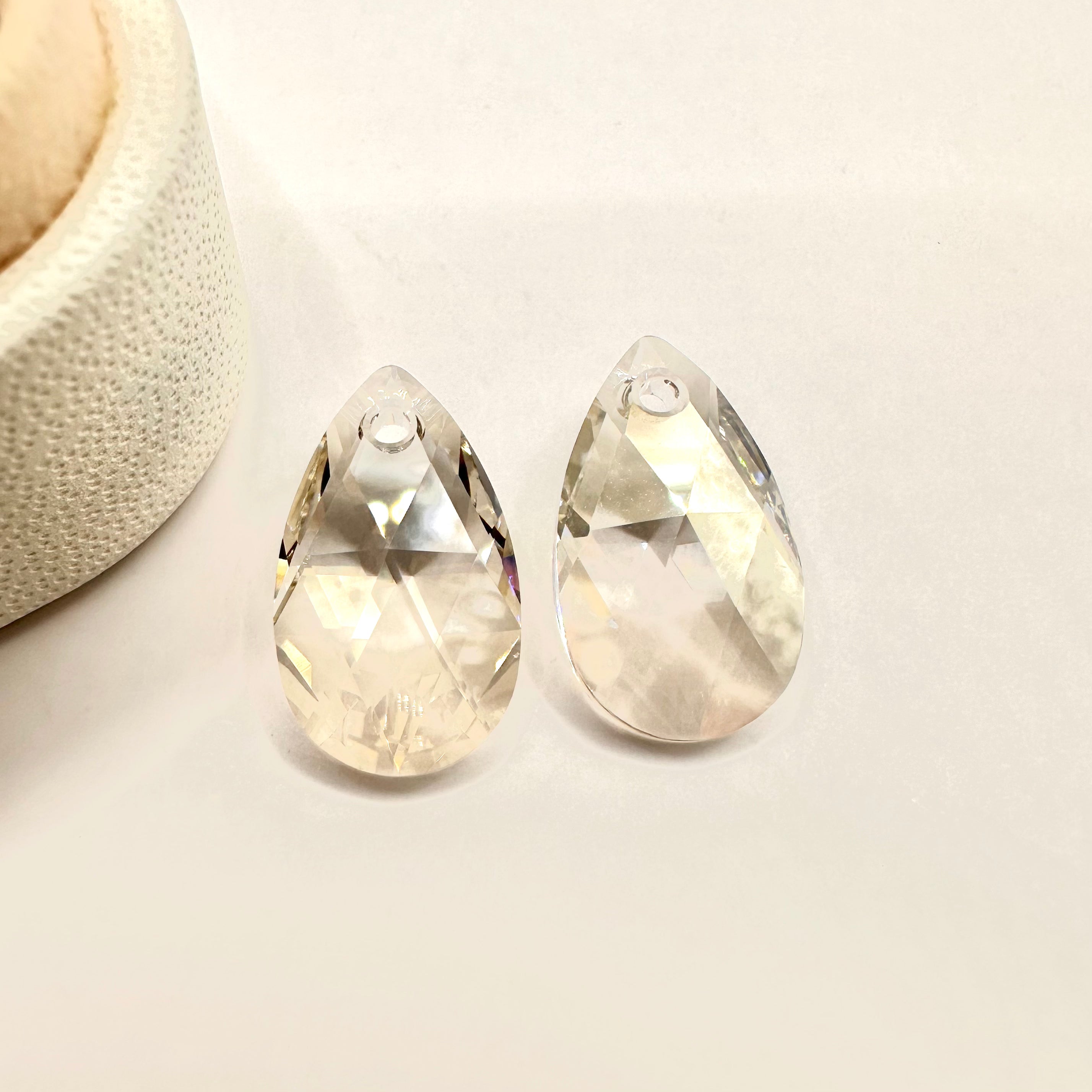 SWAROVSKI CRYSTALS | COLGANTE TEARDROP | 16MM