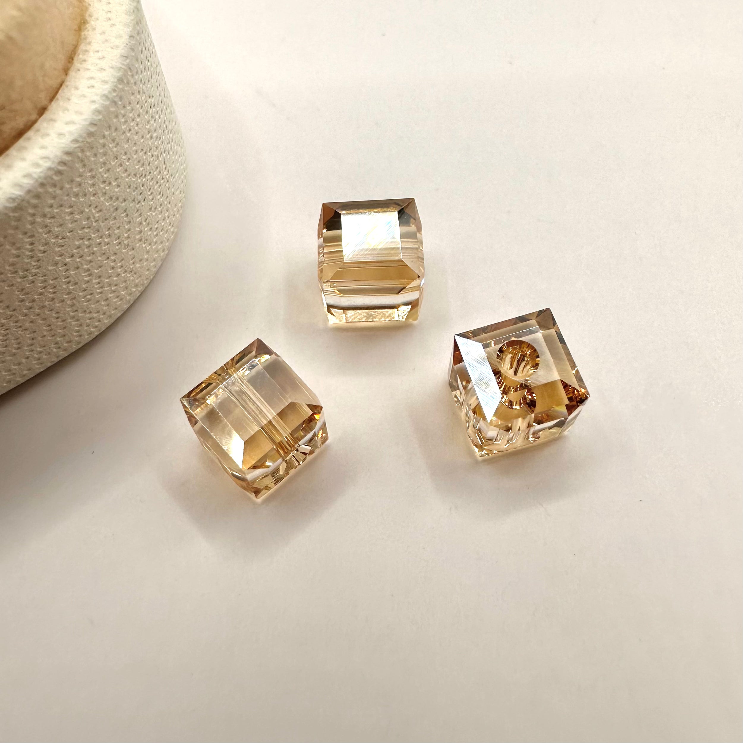 BEAD SWAROVSKI CRYSTALS | CUBO 6MM