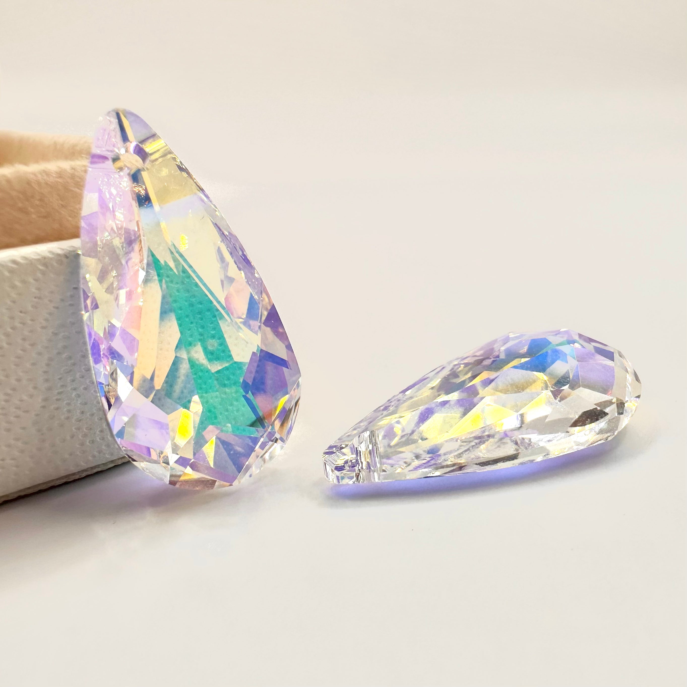 SWAROVSKI CRYSTALS | COLGANTE TEARDROP | 24MM