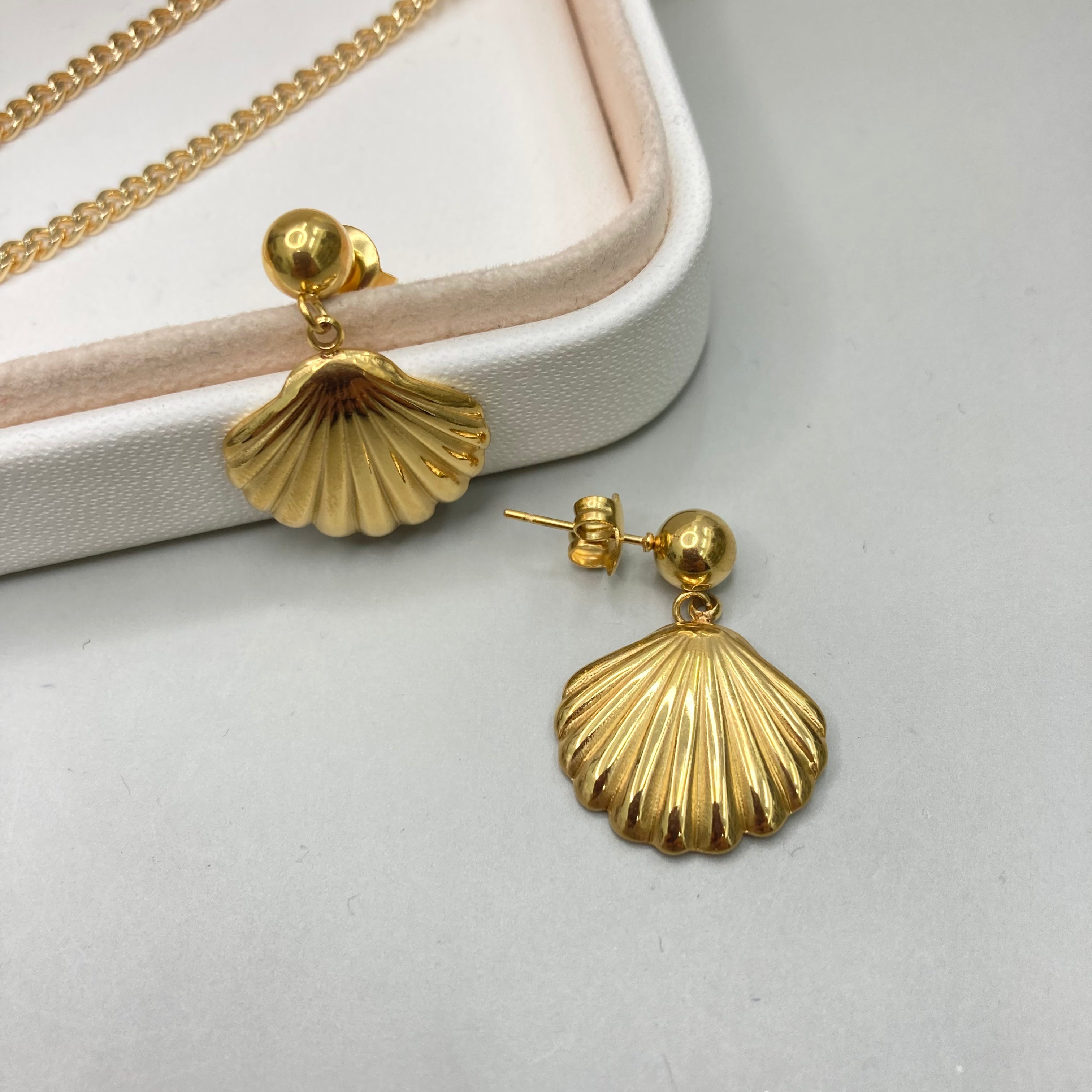 AROS | BOLITA CON COLGANTE DE ALMEJA