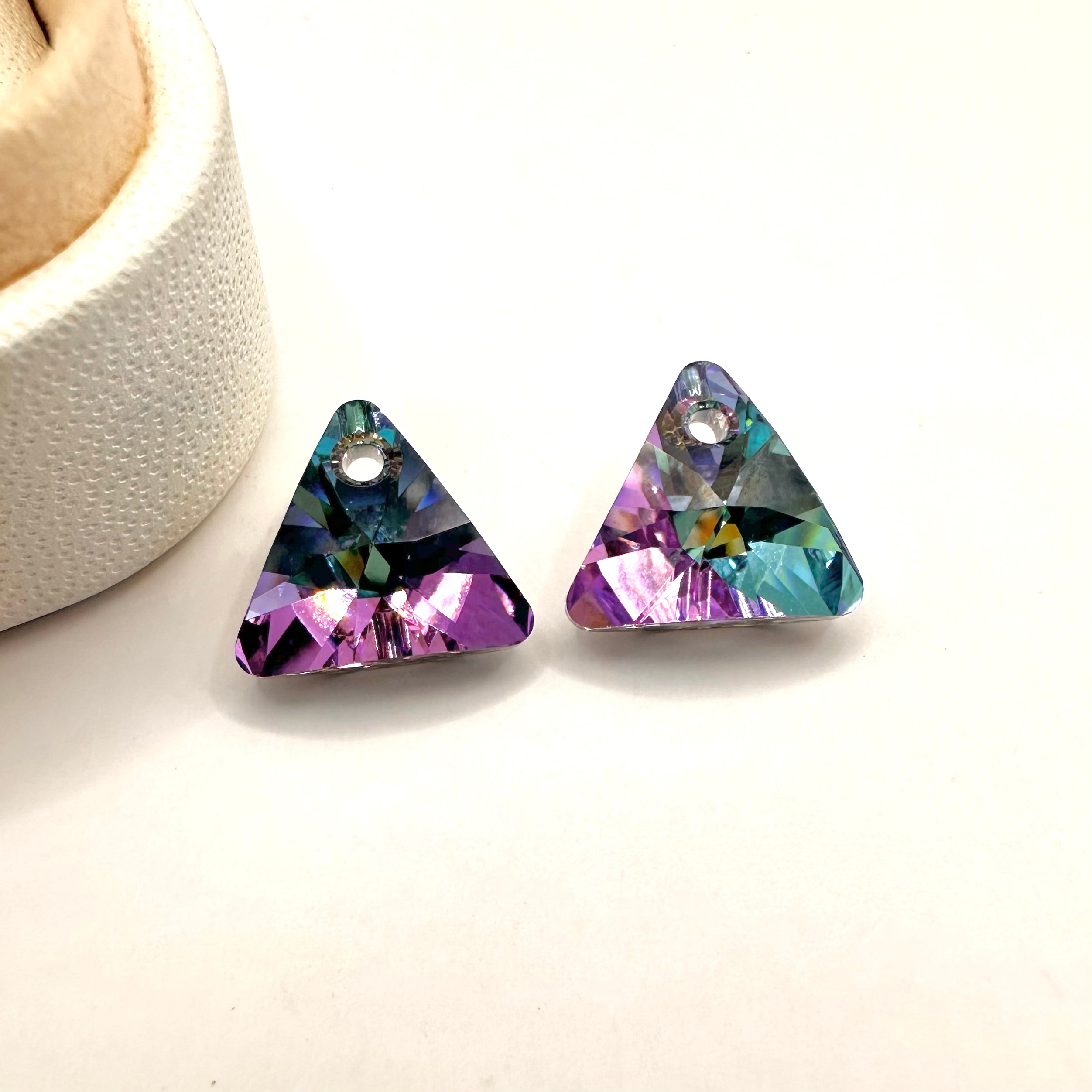 SWAROVSKI CRYSTALS | COLGANTE TRIANGULO (C3)