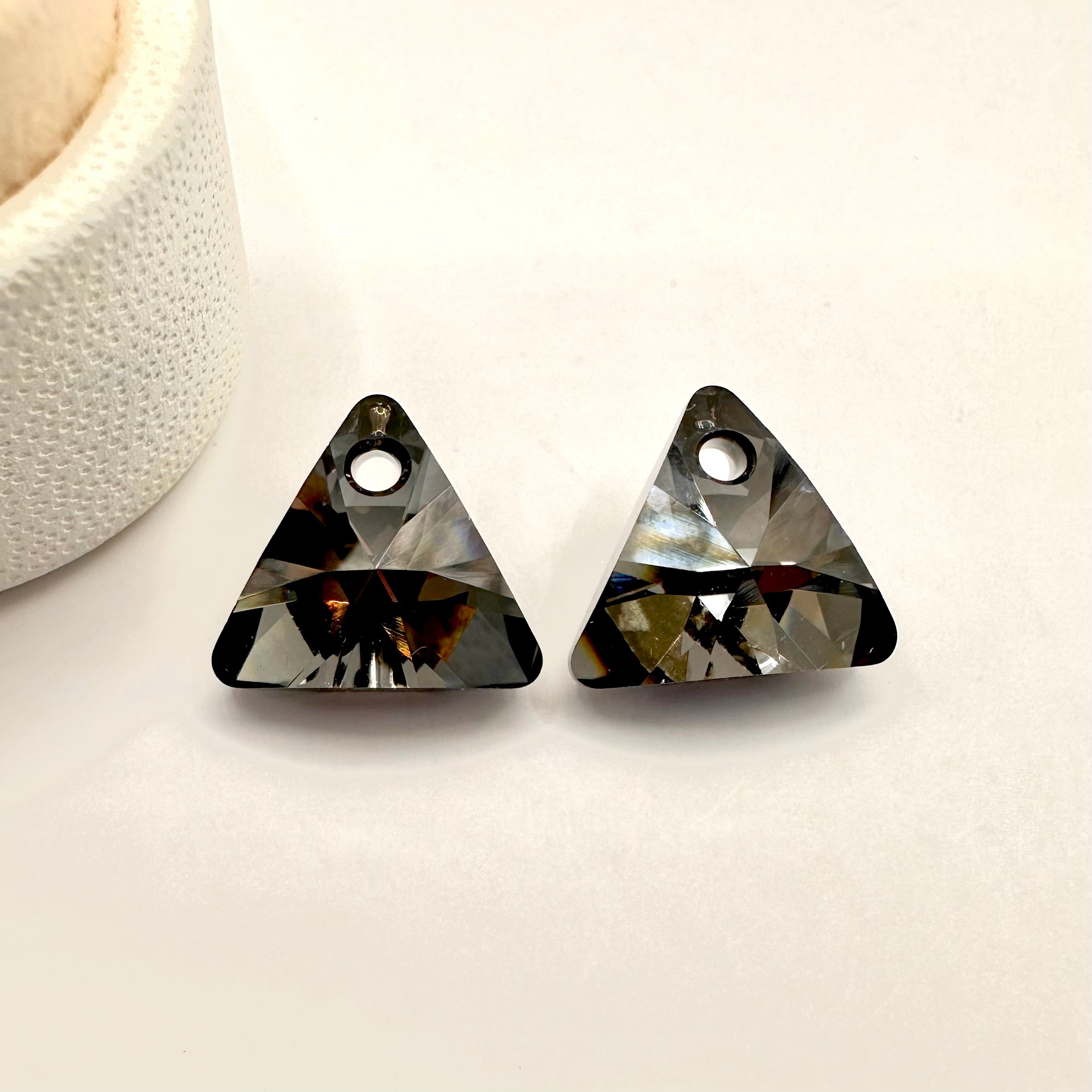 SWAROVSKI CRYSTALS | COLGANTE TRIANGULO (C3)