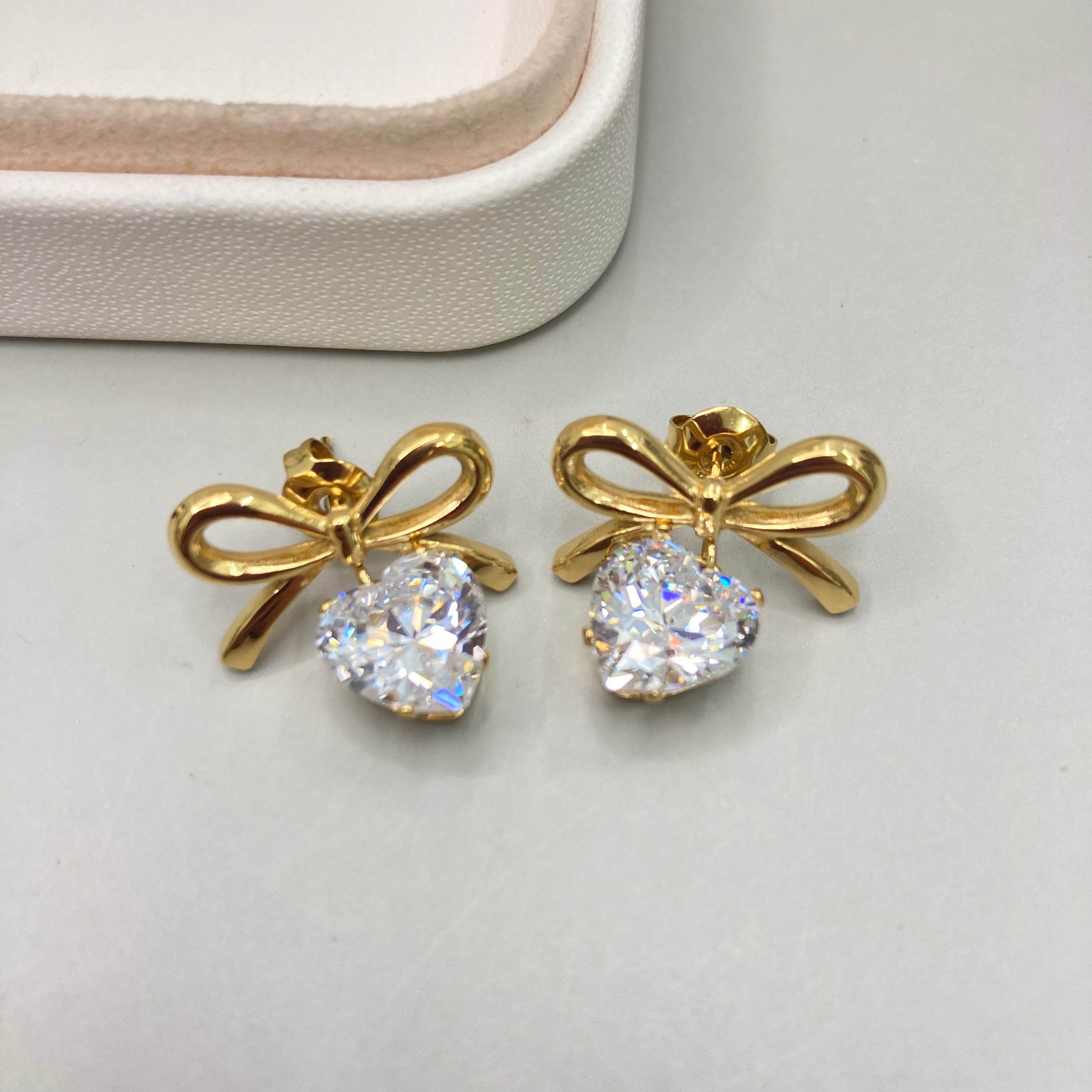 AROS | LAZO CON CRISTAL EN FORMA DE CORAZÓN