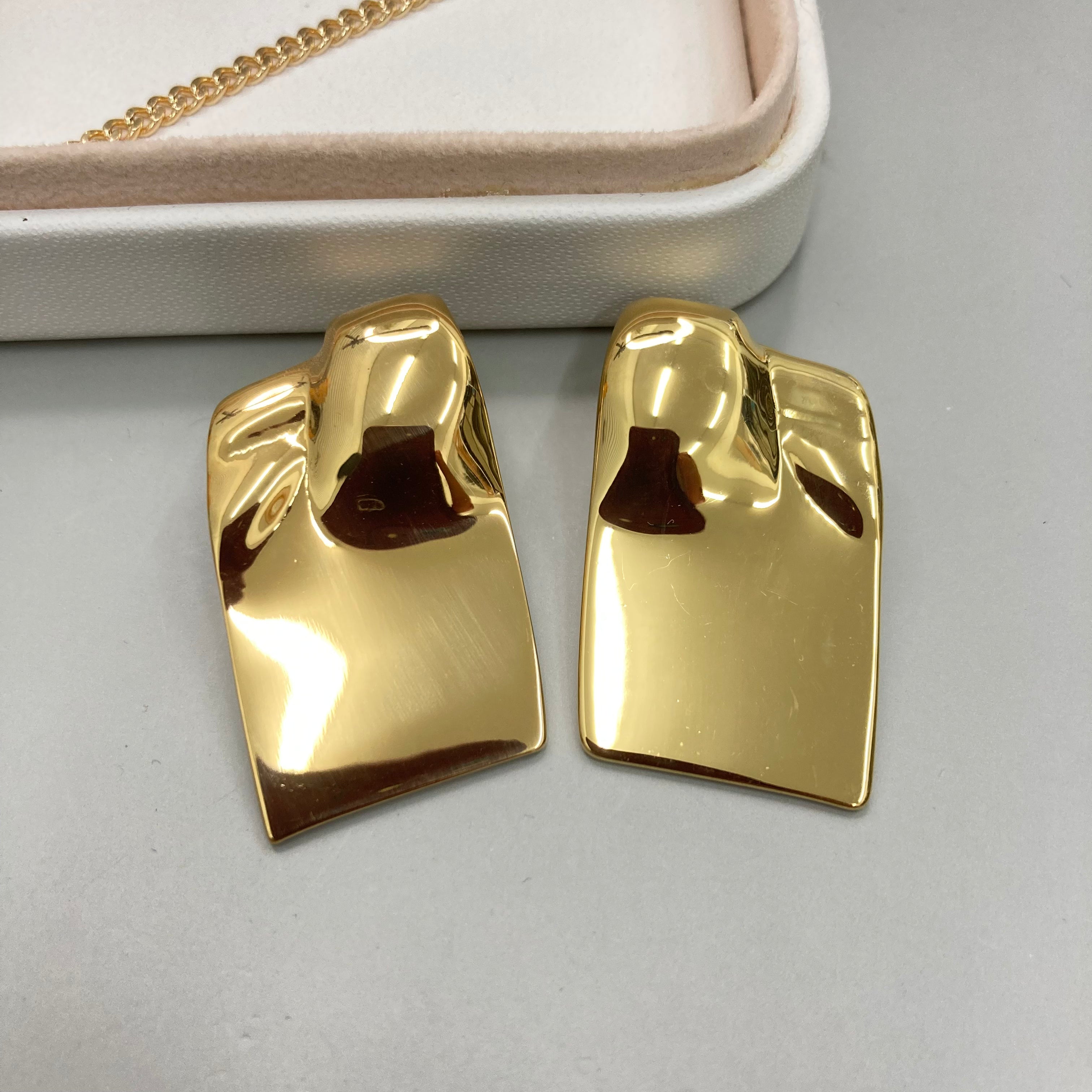AROS | DISEÑO GEOMETRICO DORADO