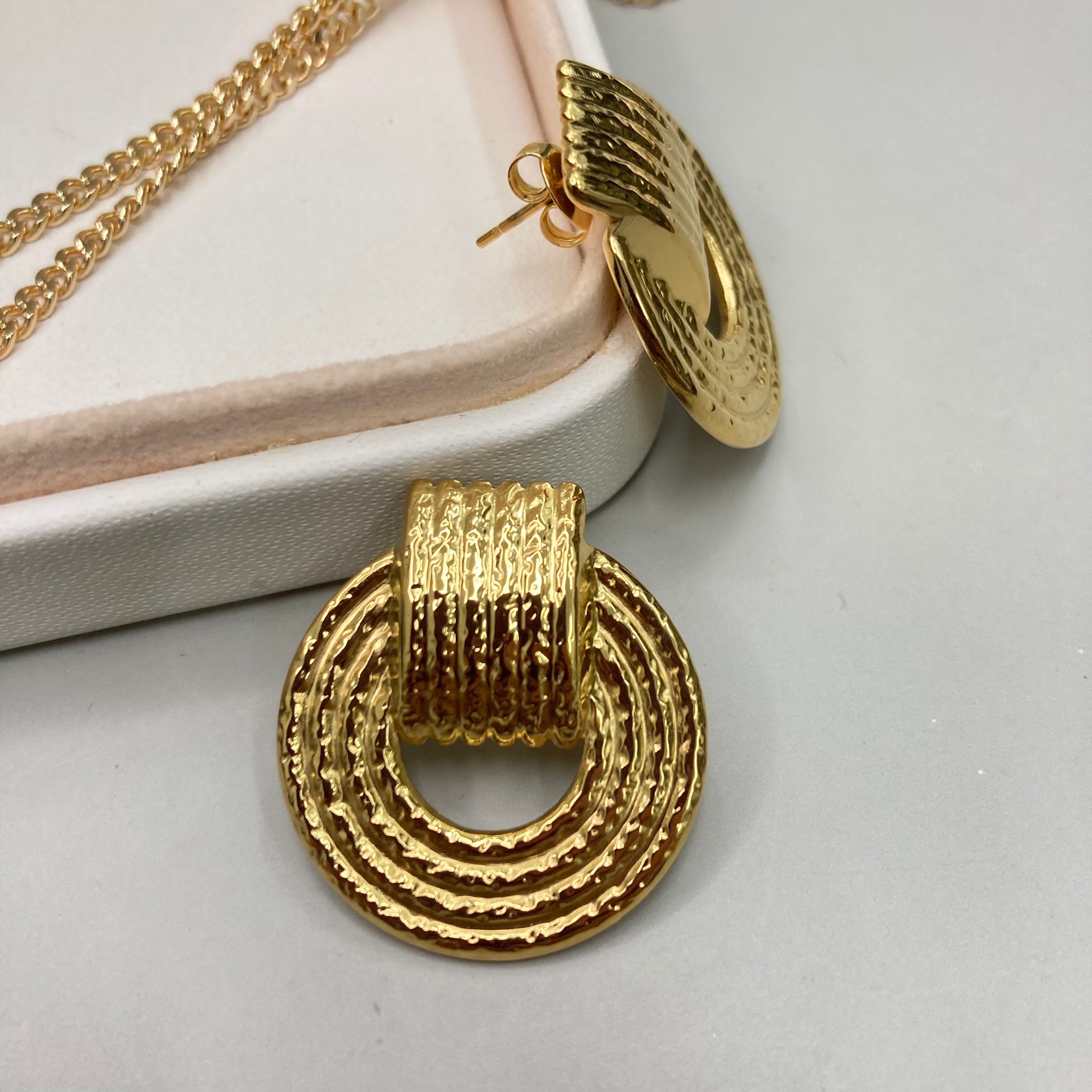 AROS | CADENAS CHATAS ENLAZADAS DORADAS