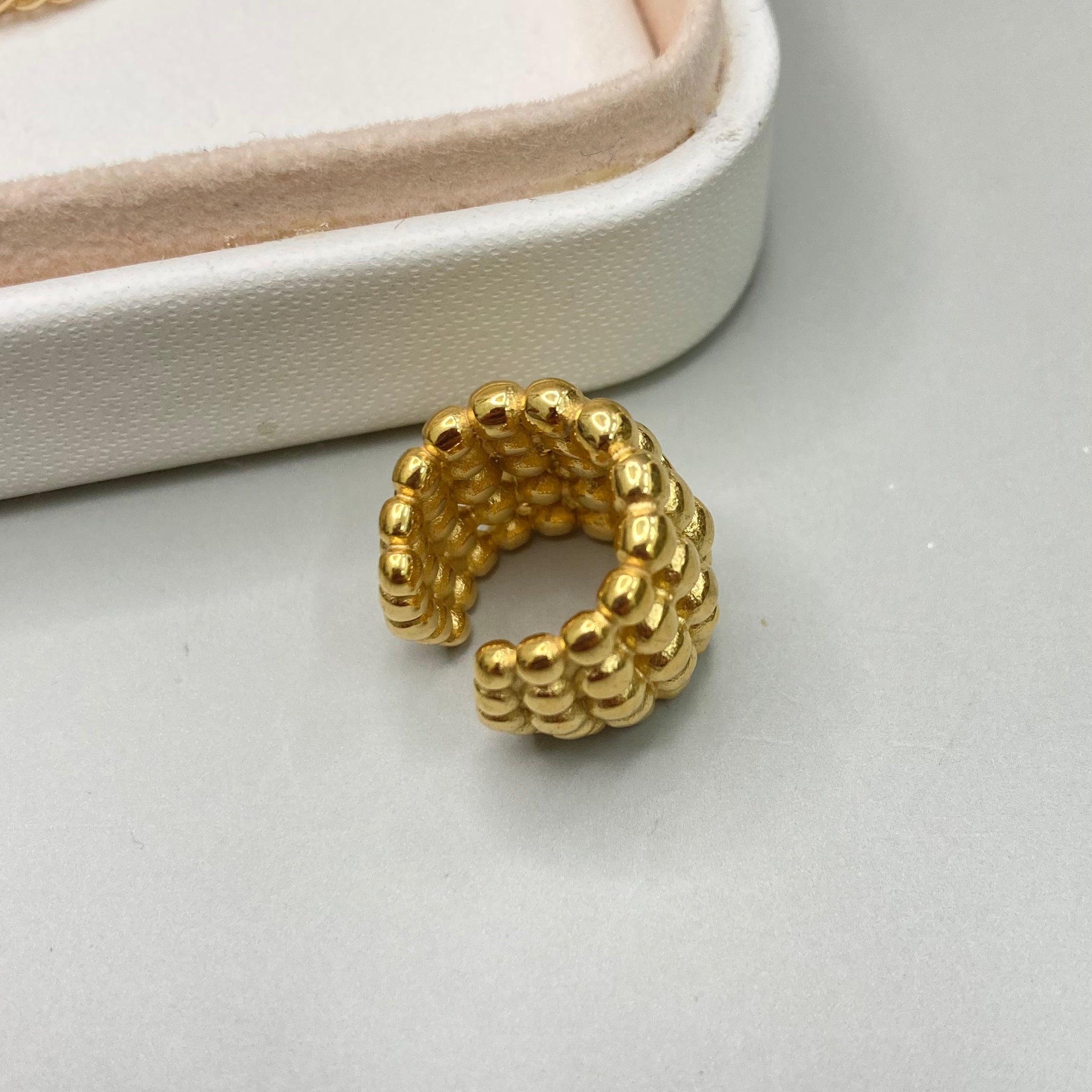 EAR CUFF 5 LINEAS BALINES DORADO| BAÑO DE ORO 18K
