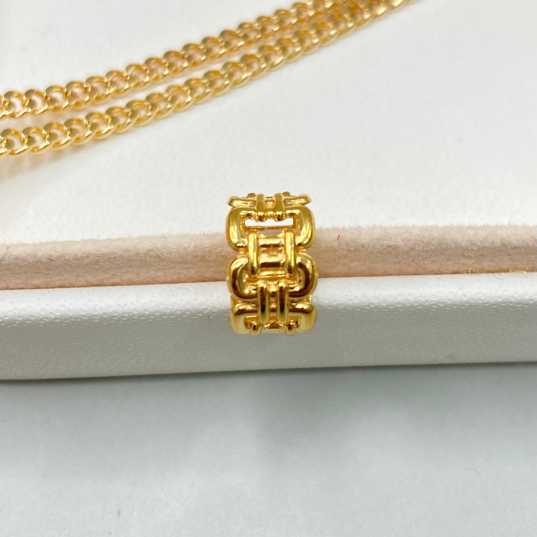 EAR CUFF CADENA ESLABON CORTO DORADOS| BAÑO DE ORO 18K